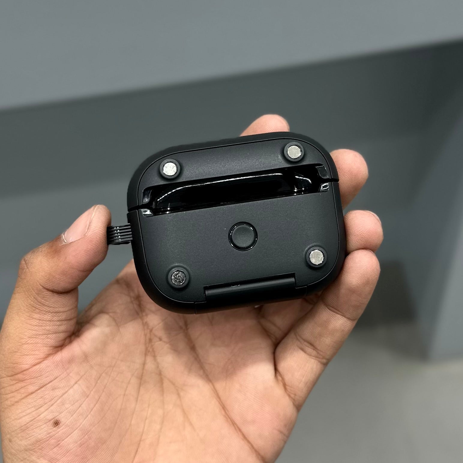 MAGNIX AIRPODS CASE - BLACK ( No. 3333 )