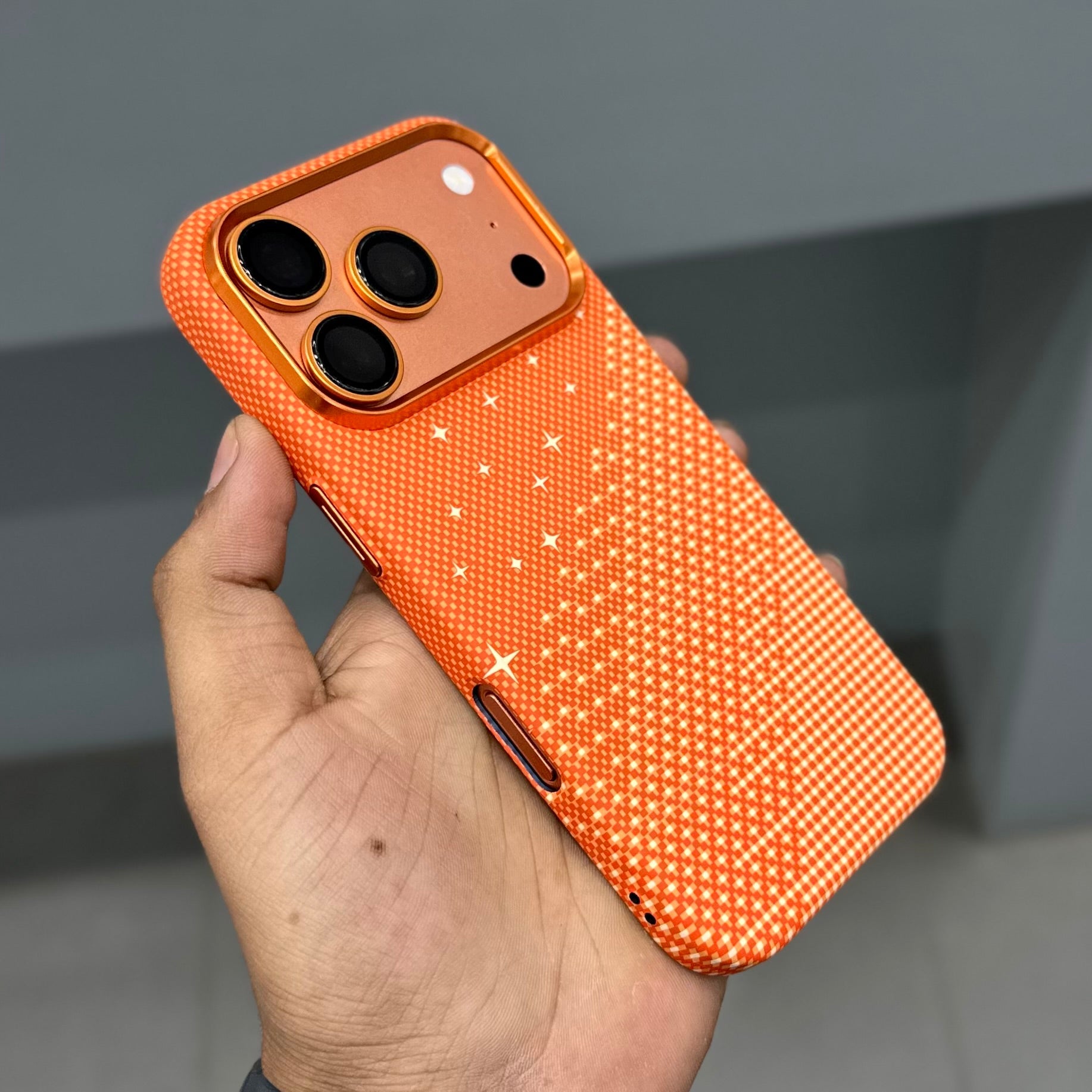 LUXO MAGSAFE CASE - ORANGE MOUNTAIN TEXTURE ( No. 3587 )