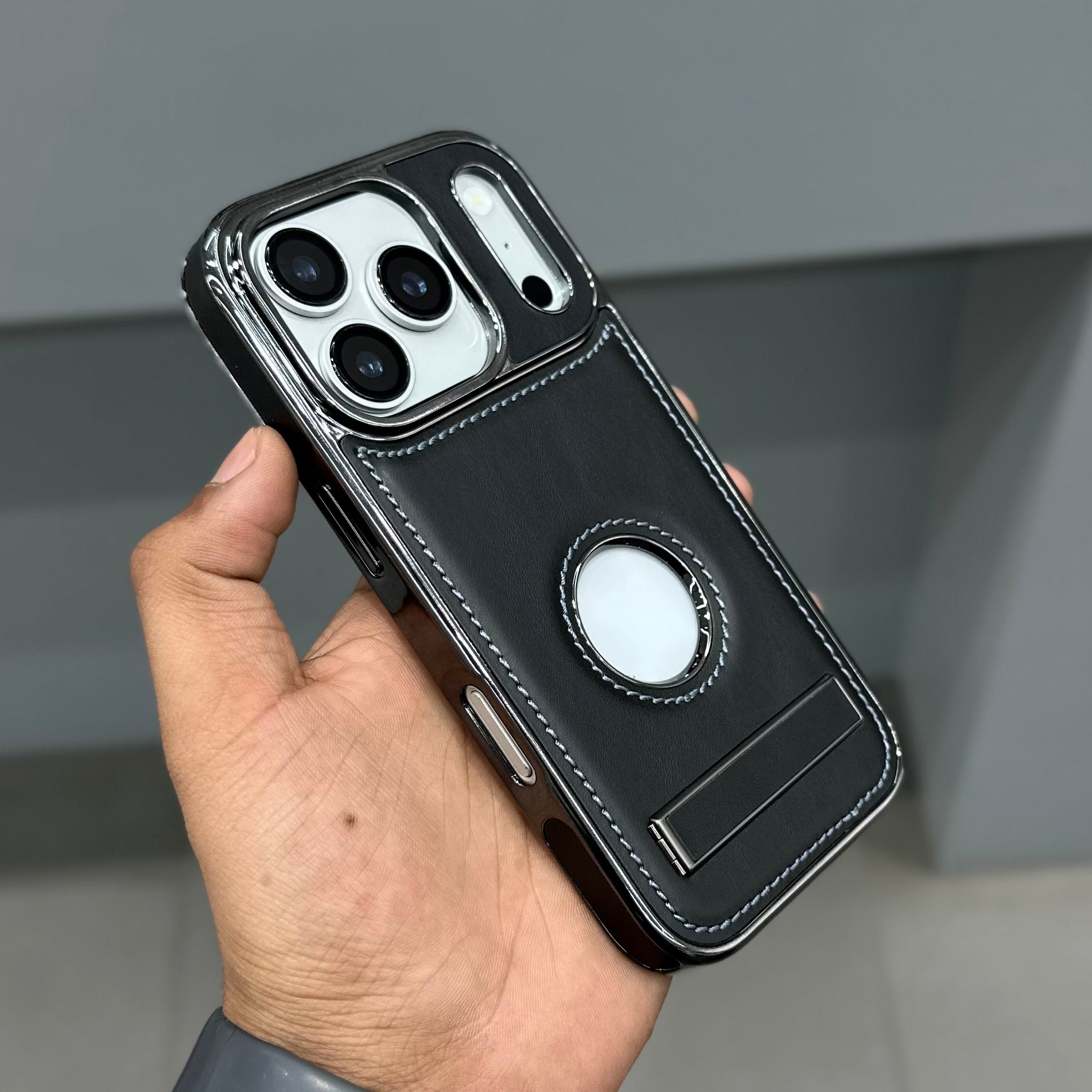 ICON LUXURIOUS WITH STAND - BLACK ( No. 3201 ) Mobile Case by CoverMeUp - Style 2