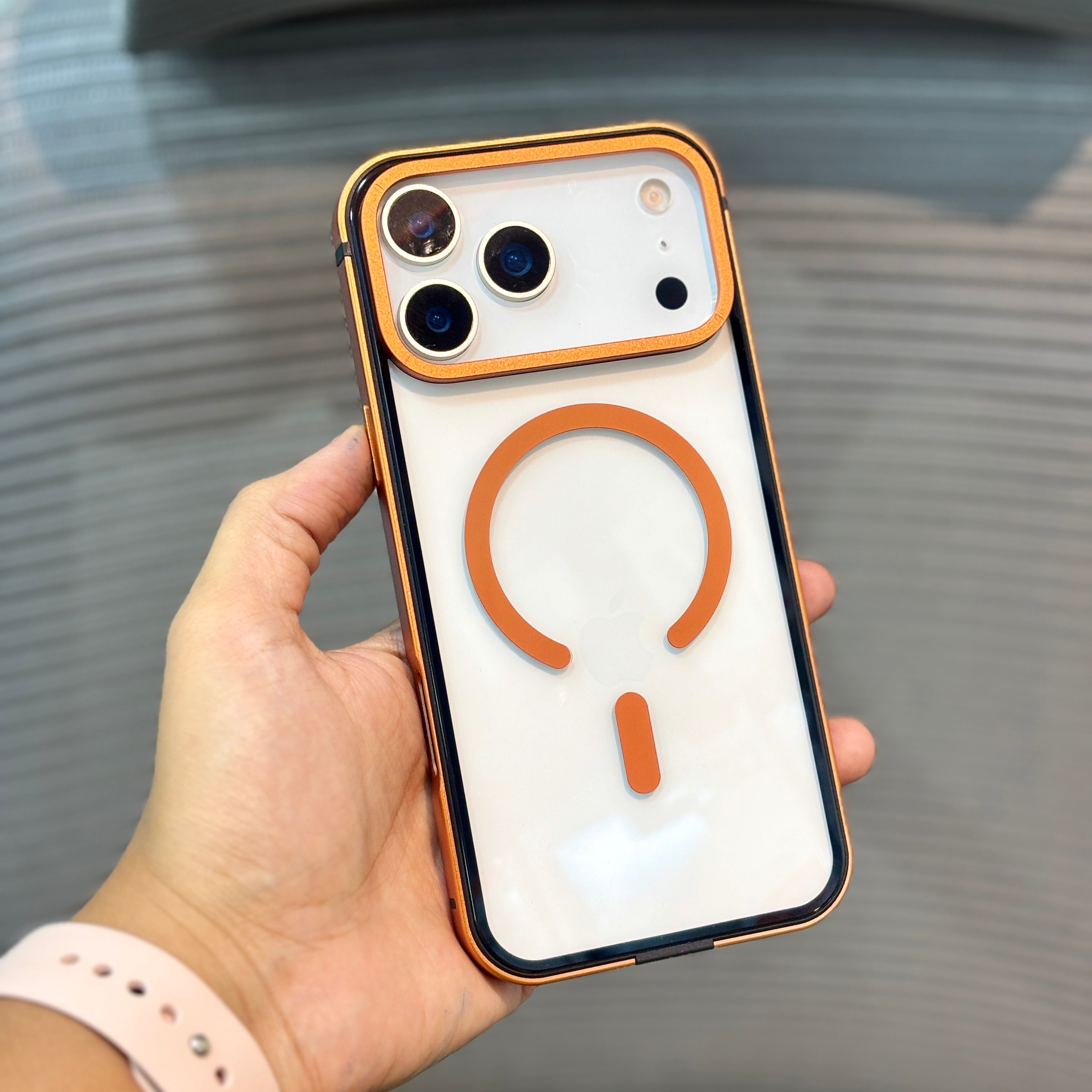 Protective Apple iPhone Back Cover - LumiFrame MagSafe iPhone 17 Case