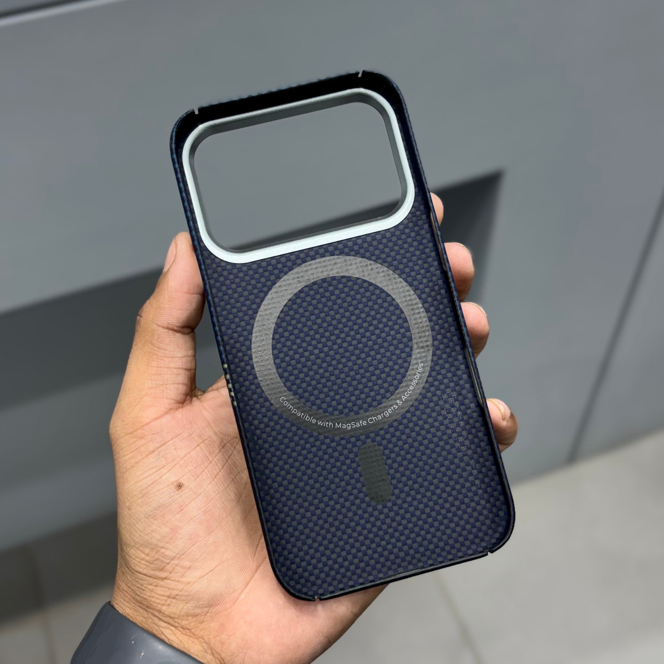 MEMUMI Real Carbon with Magsafe ( No. 2276 ) Mobile Case by CoverMeUp - Style 3