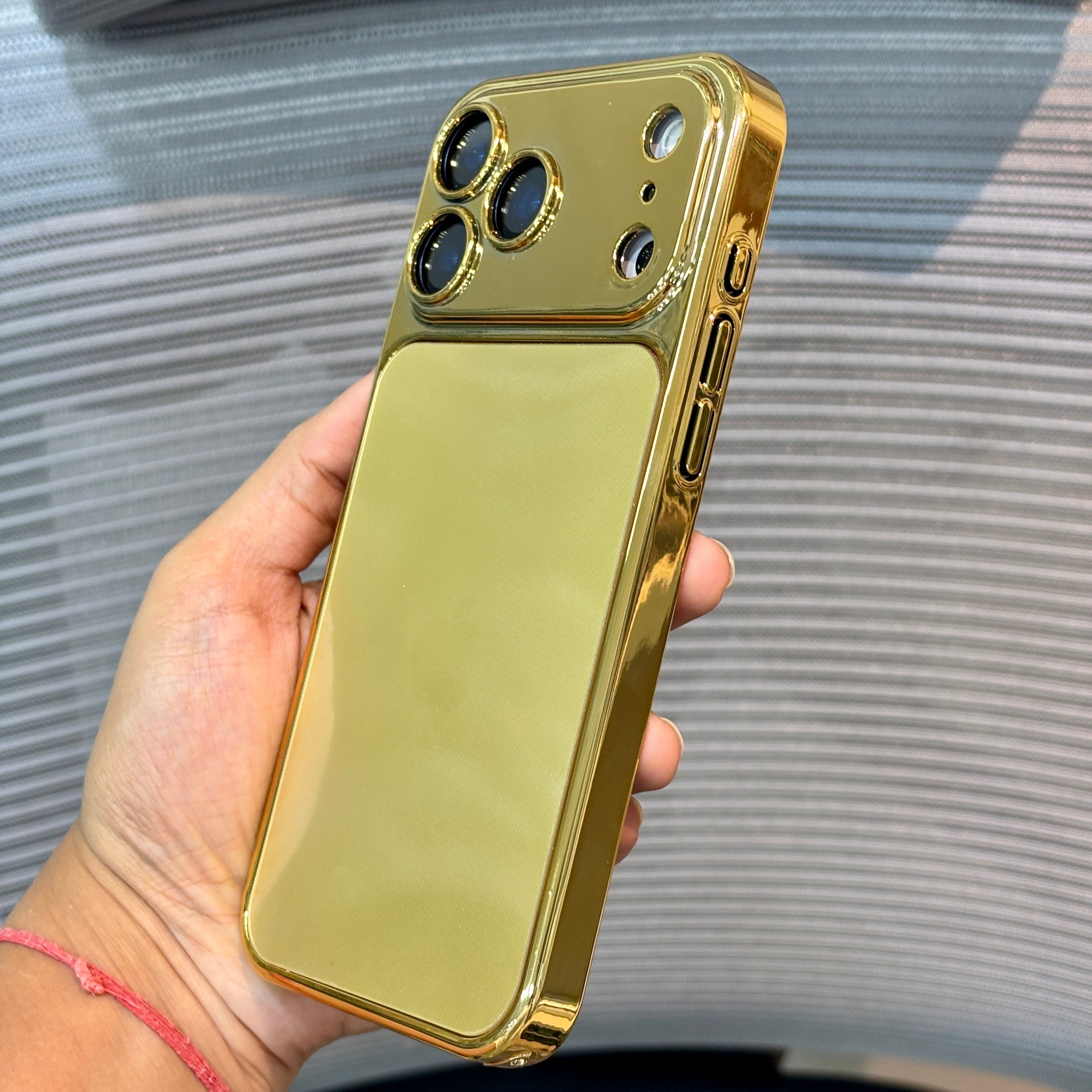 Protective Apple iPhone Back Cover - GoldMirr Classic iPhone 17 Series Case - Style 6