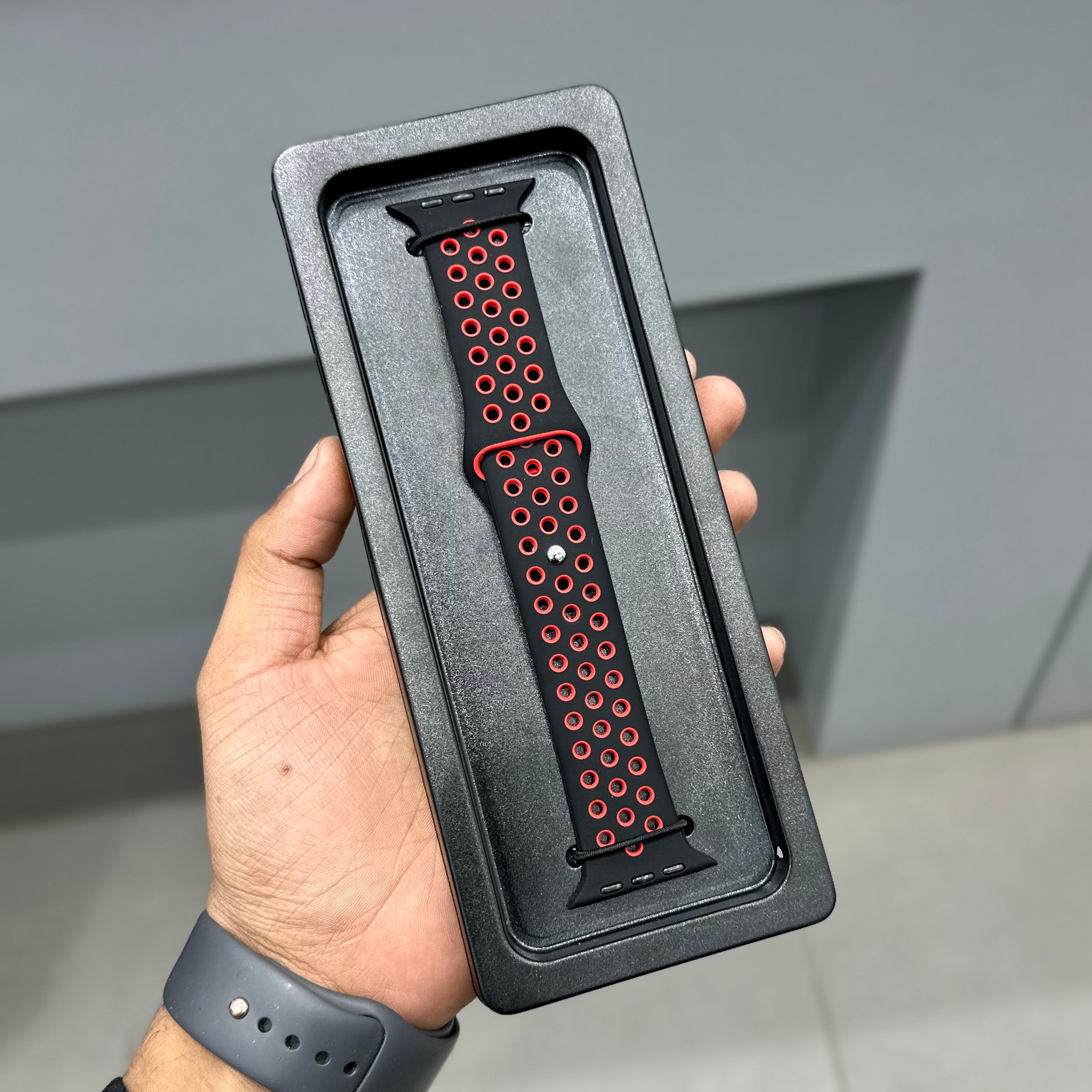 AERO FLEX SPORTS STRAP - BLACK - RED ( No. 3082 ) Mobile Case by CoverMeUp