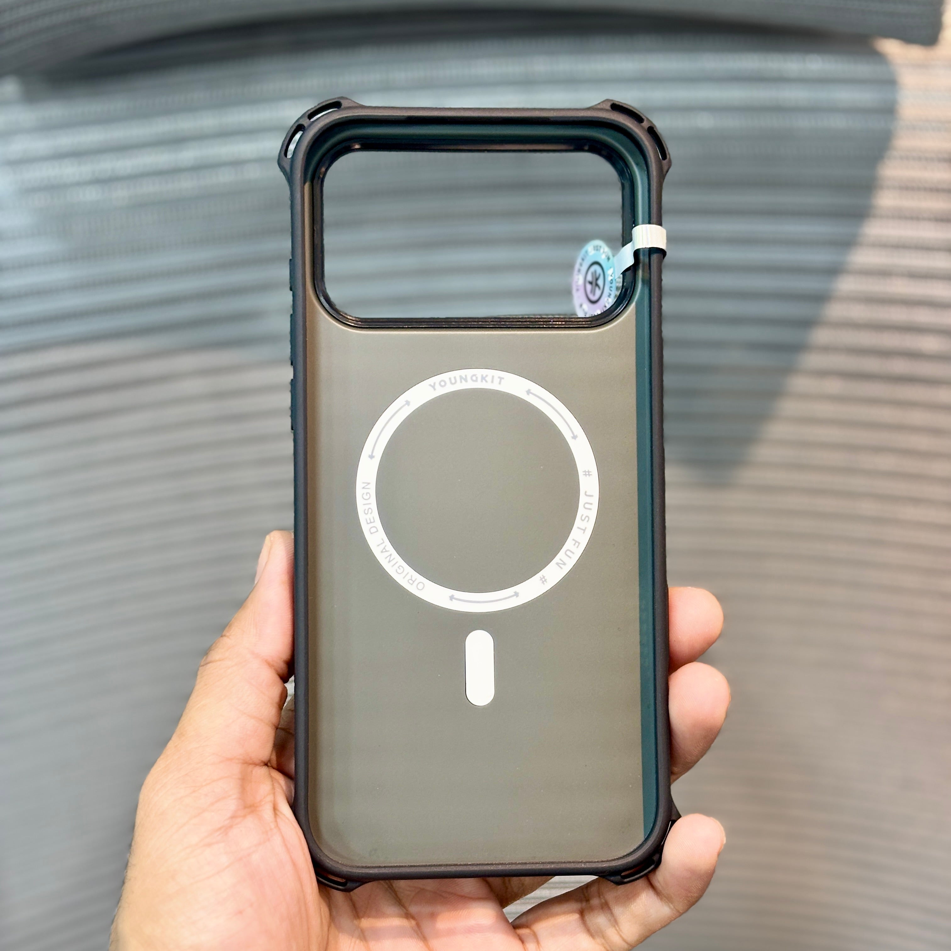 Luxora Wave MagSafe iPhone 17 Pro Max Case