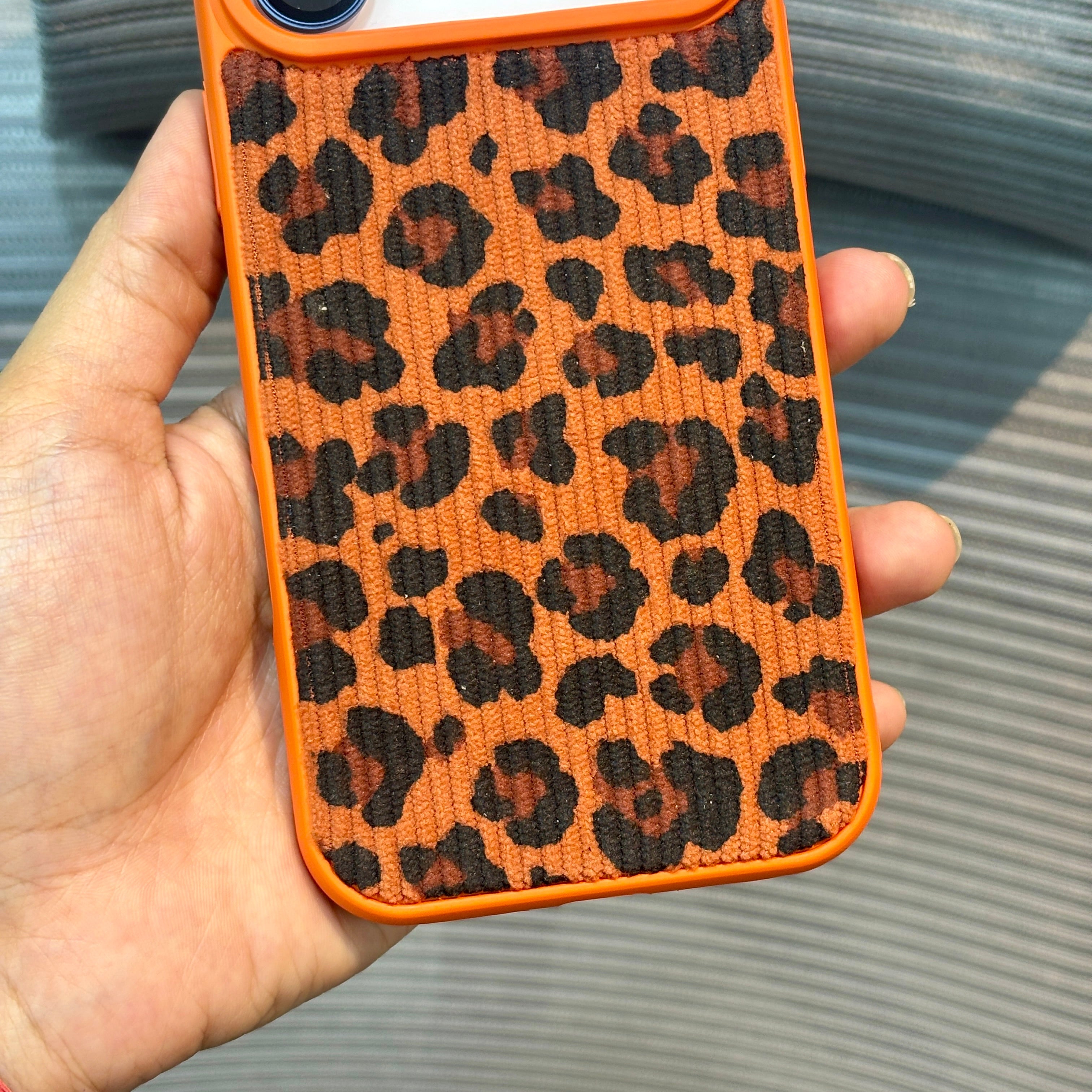 Protective Apple iPhone Back Cover - LuxeProwl Quilted iPhone 17 Case - Style 3