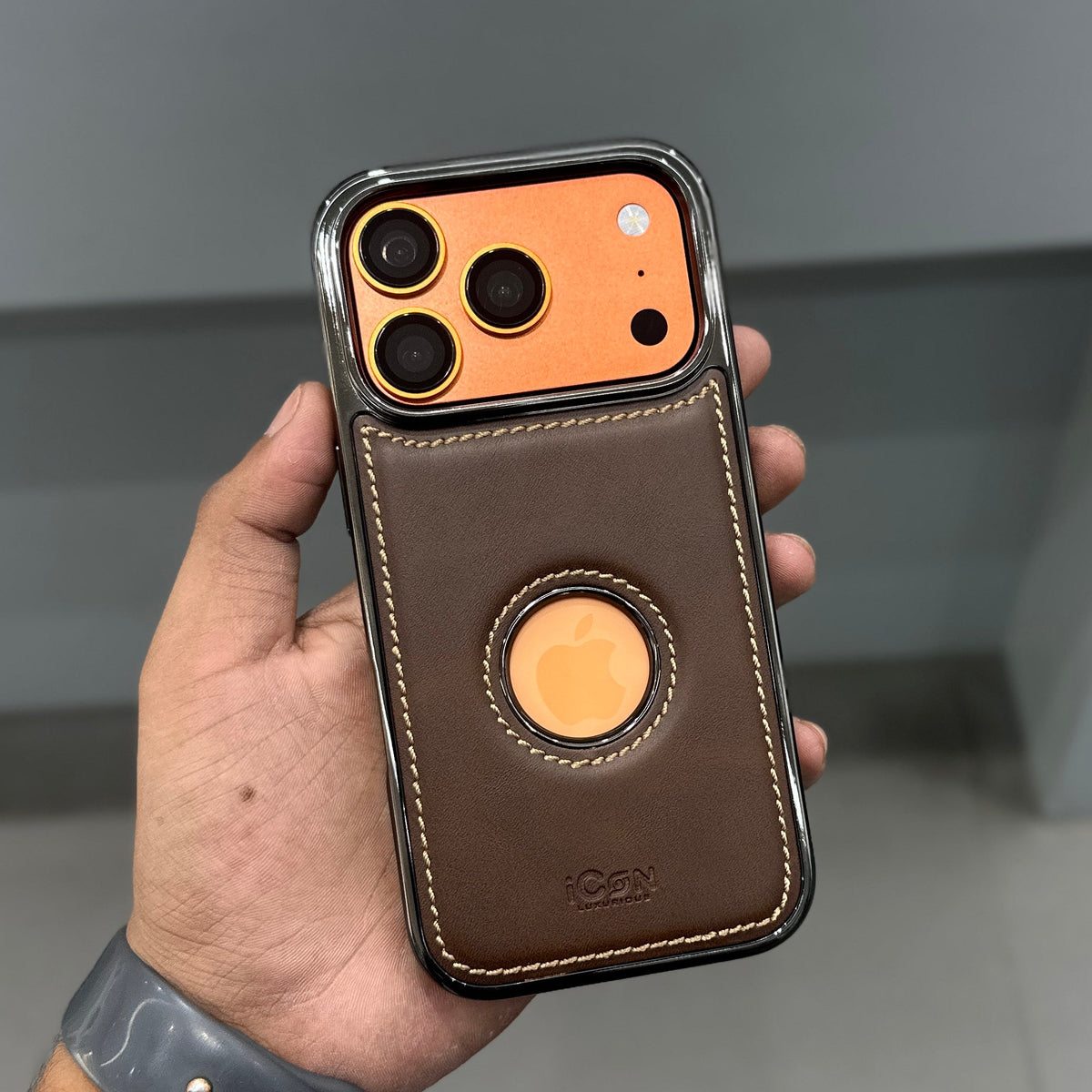 Icon Classic Series Case for iPhone 18 Series - brown