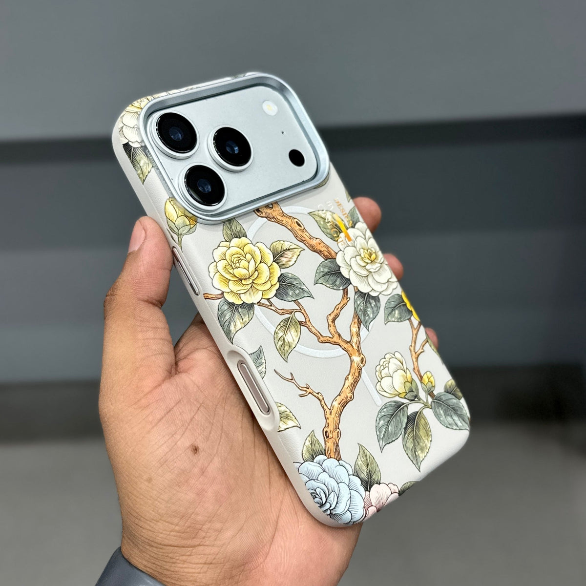 ONE GIF FLORAL EMPRESS EDITION MAGSAFE CASE - GREY ( No. 4055 )