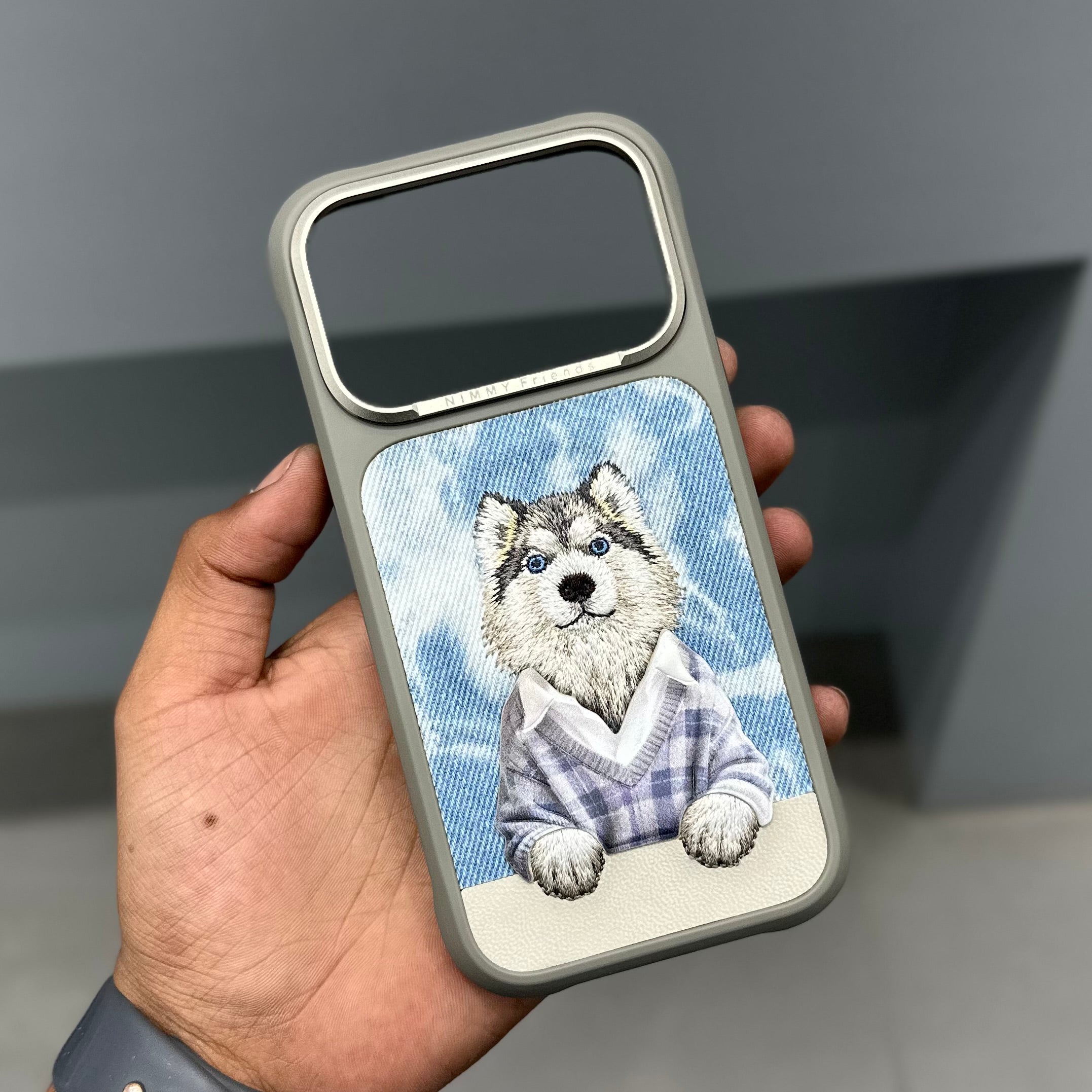NIMMY GALTEN SERIES MAGSAFE-GREY HUSKY ( No. 3348 )