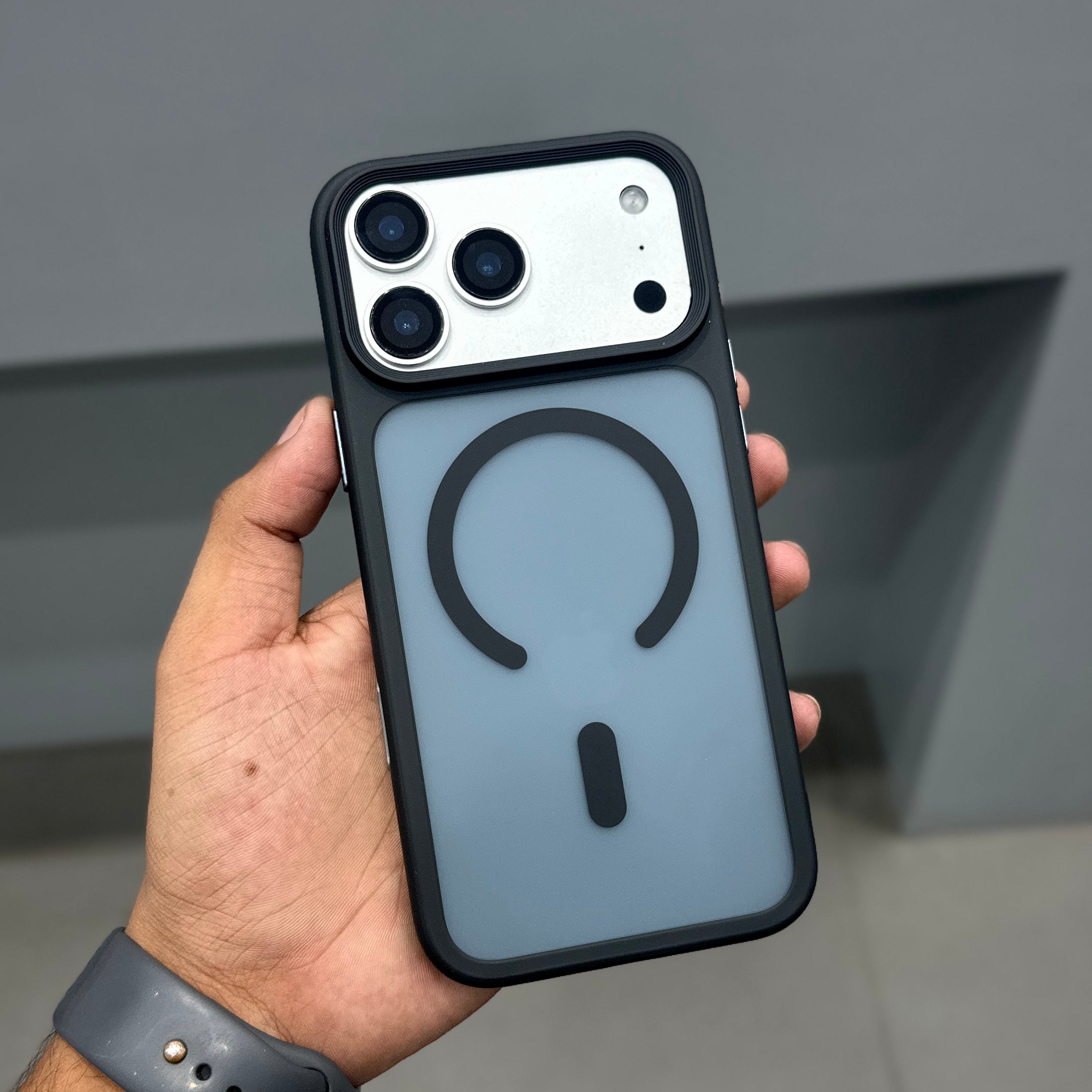 NY E CLASS FROSTED MAGSAFE CASE - BLACK ( No. 3828 )