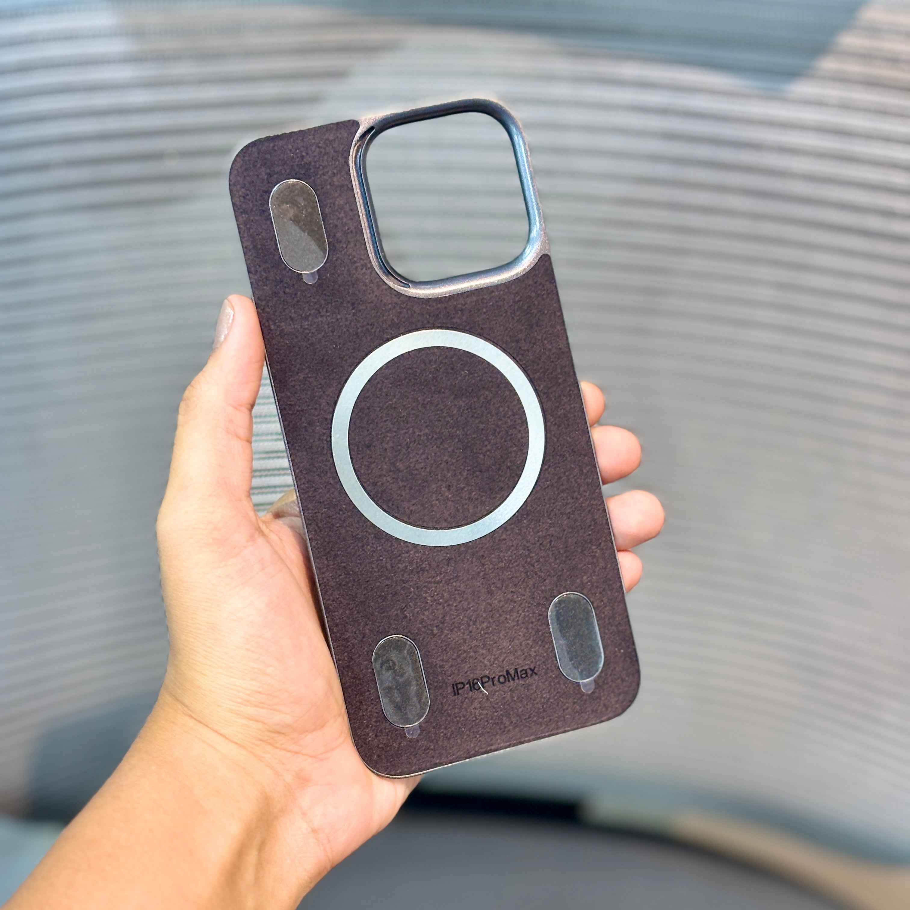 Protective Apple iPhone Back Cover - CarbonCore BackPlane MagSafe iPhone 15 & 16 Series Case - Style 3
