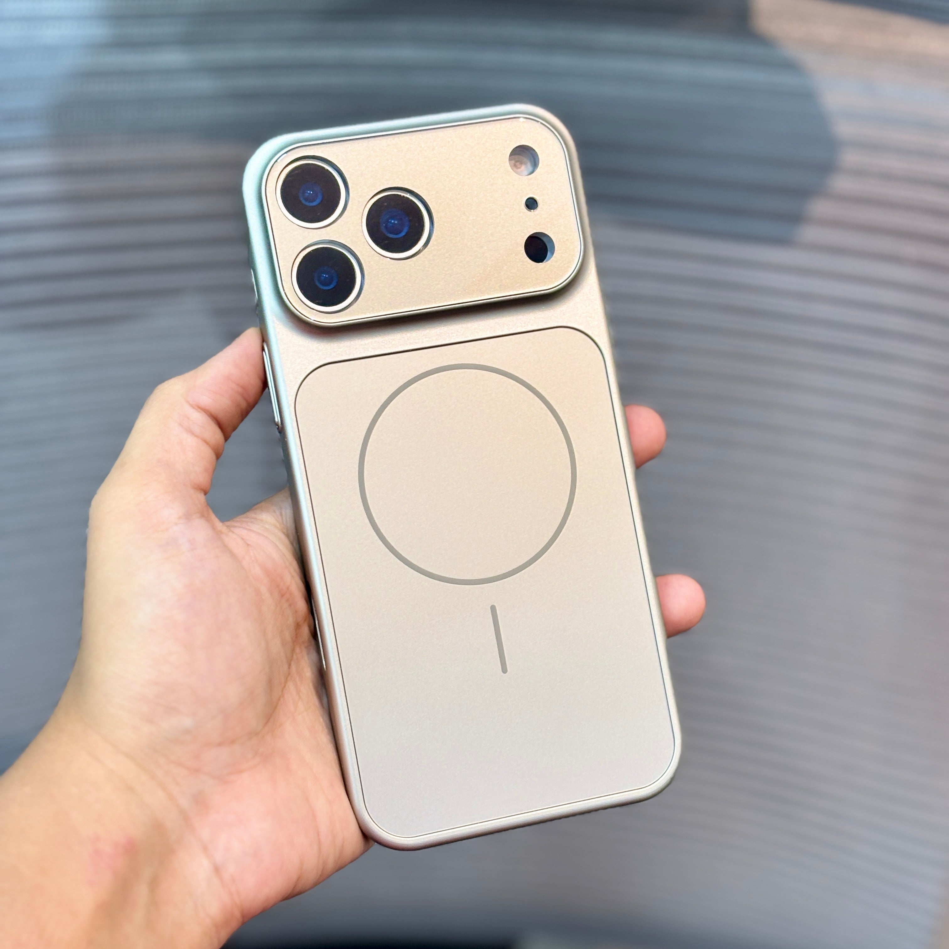 Protective Apple iPhone Back Cover - CoreGuard MagSafe iPhone 16 Series Case - Style 3