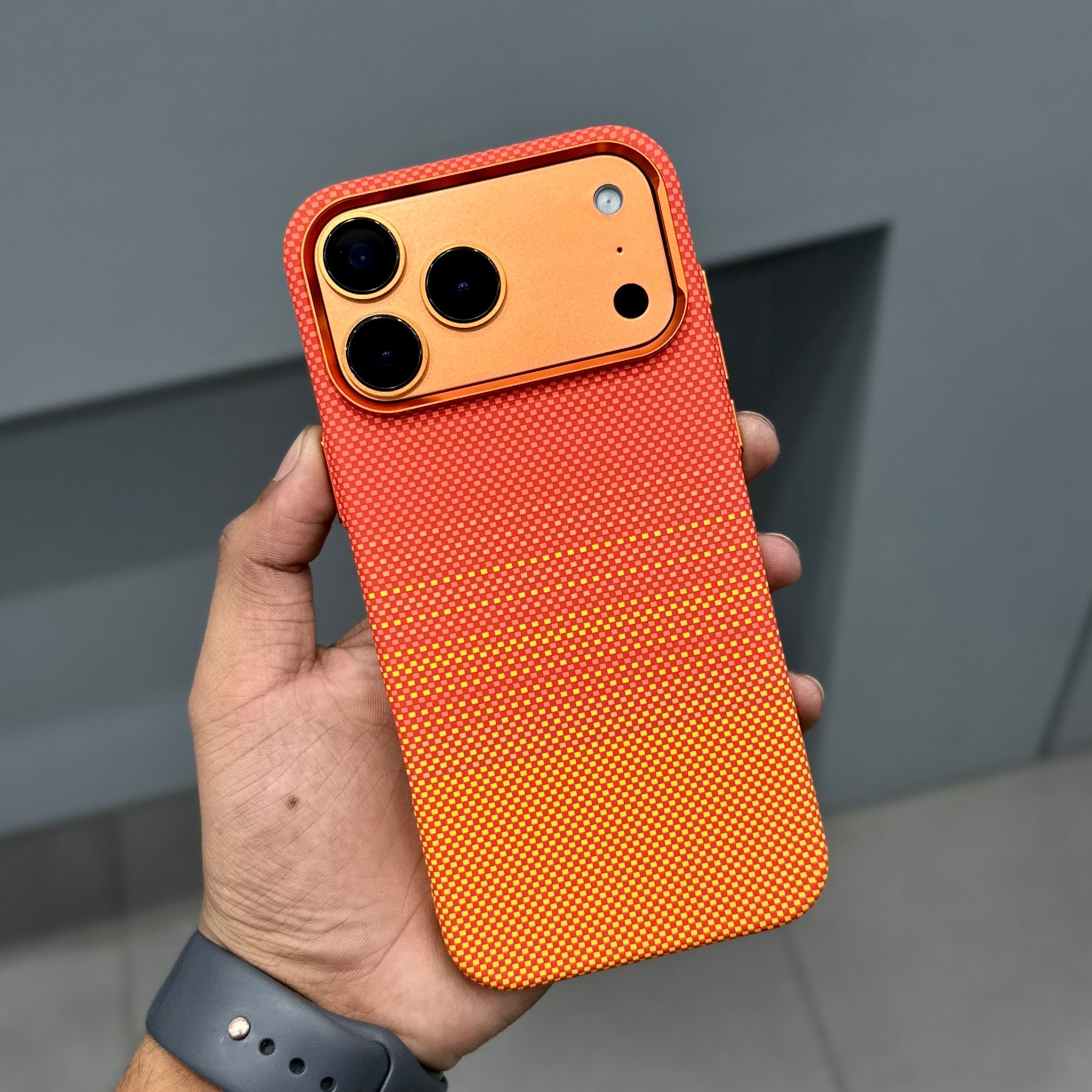 LUXO ORANGE LINE WITH MAGSAFE CASE ( No. 2682 )