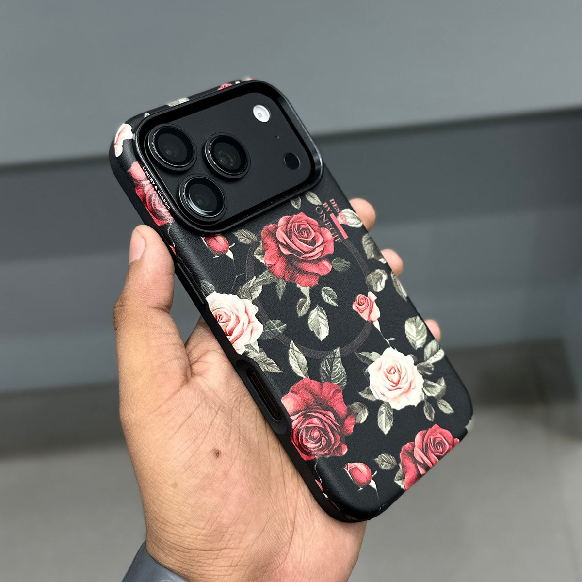 One GIF Floral Empress Edition MagSafe Case for iPhone 18 Series - black