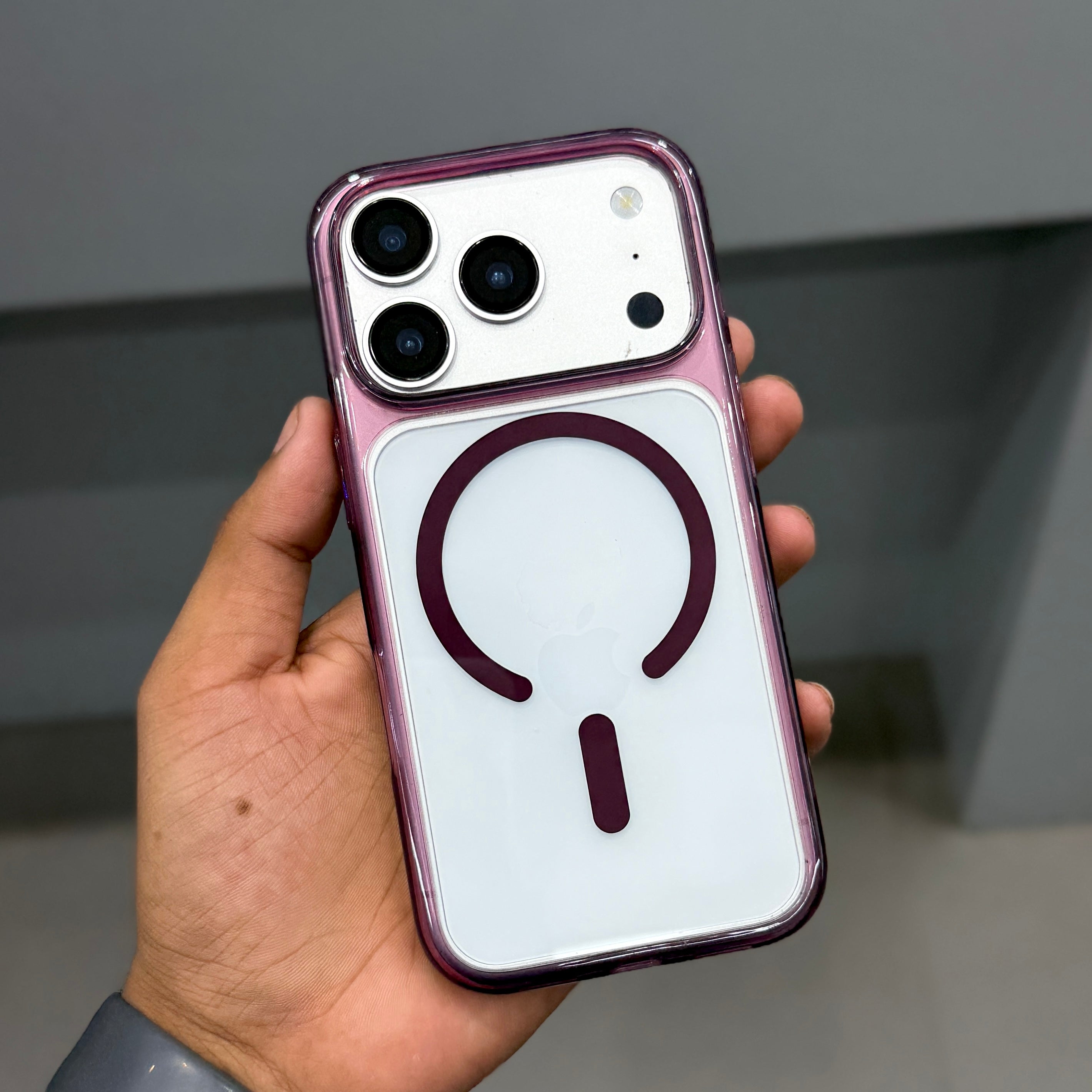 CMAQ MONARCH MAGSAFE CASE - WINE RED ( No. 3882 )