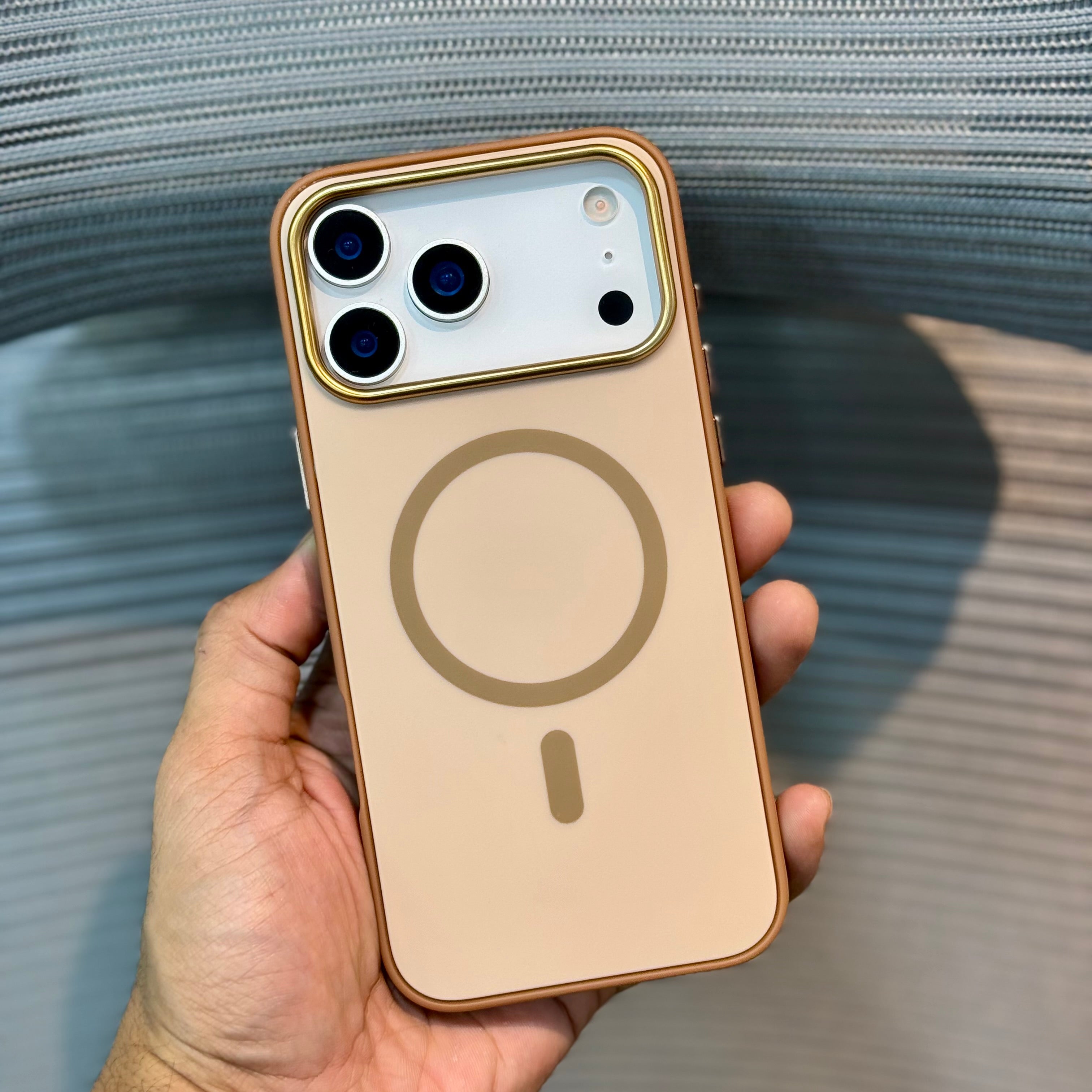 Protective Apple iPhone Back Cover - FurLuxe MagSafe iPhone 16 Pro Case - Style 3