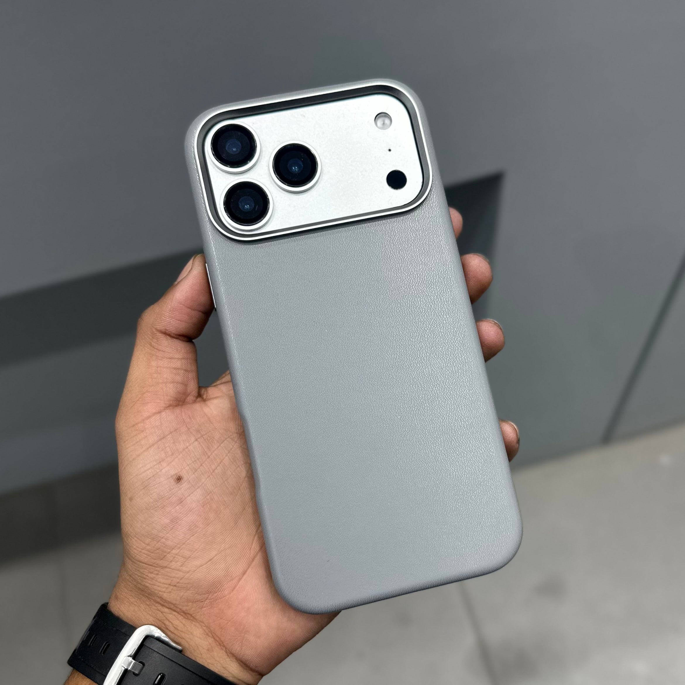 XUNDO VEGAN LEATHER CASE MAGSAFE - GREY ( No. 2874 ) Mobile Case by CoverMeUp