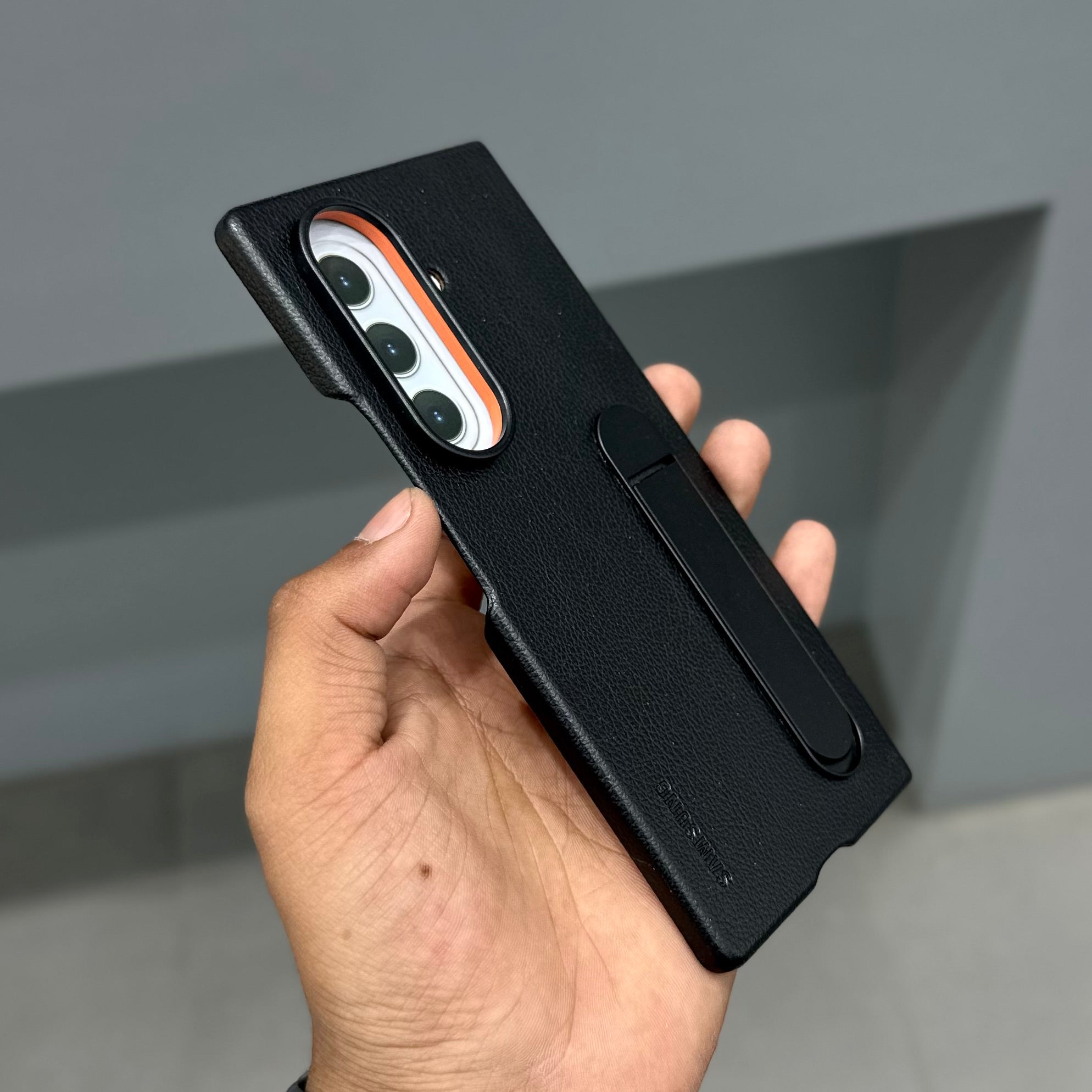 HONIK CASE WITH STAND SAM - BLACK ( No. 3358 ) Mobile Case by CoverMeUp - Style 2