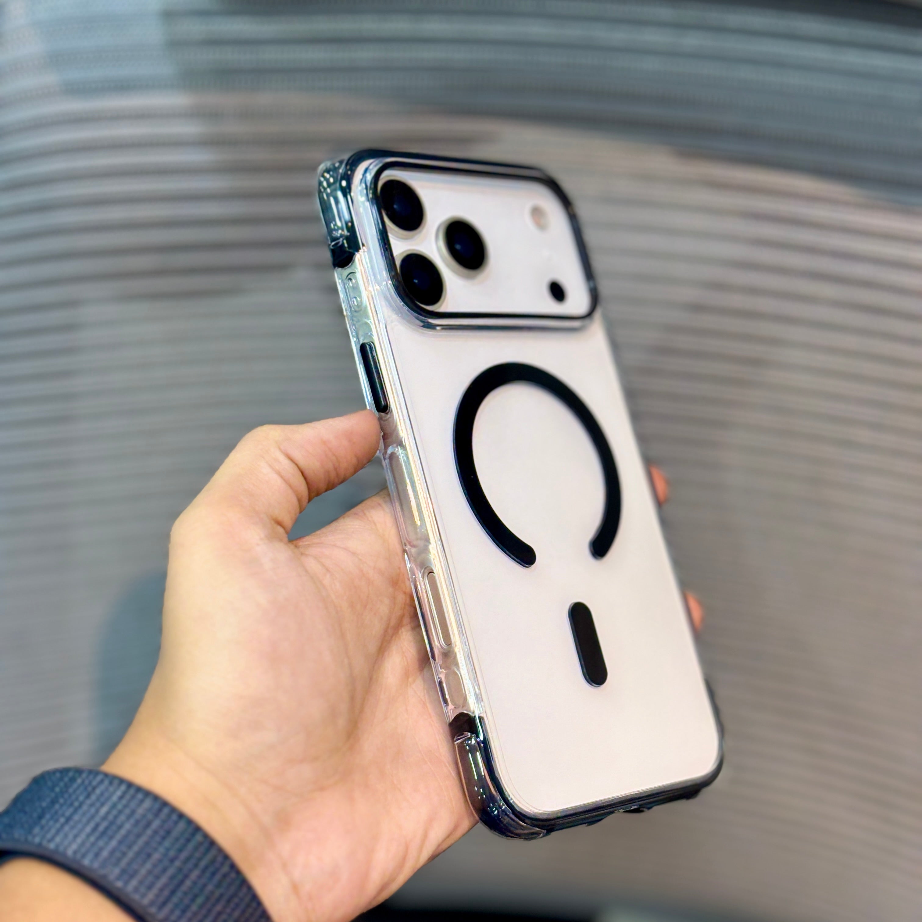 CrystalDefend MagSafe iPhone 17 Pro Max Case