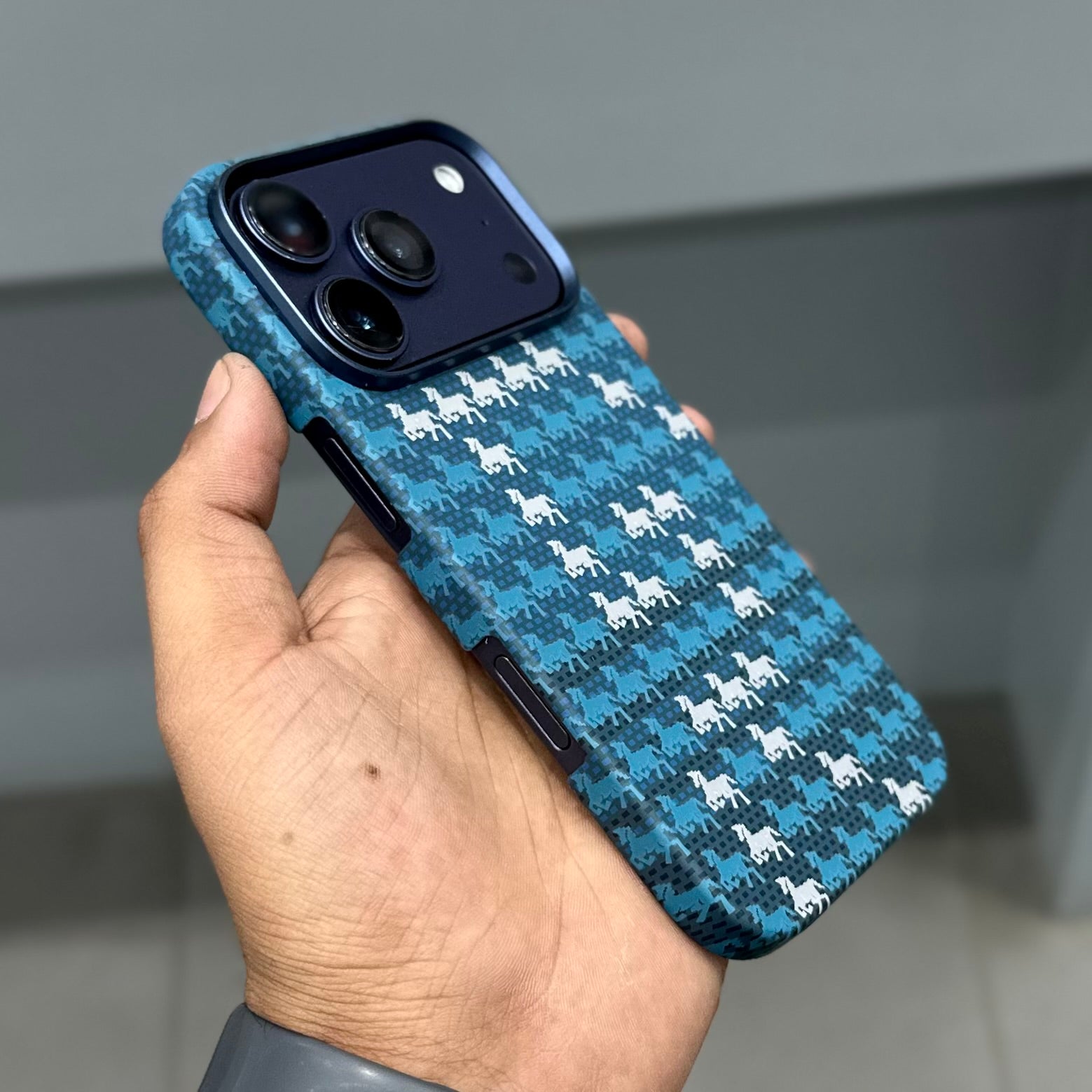 ARCTIC HORSE MAGSAFE CASE - BLUE ( No. 3605 )