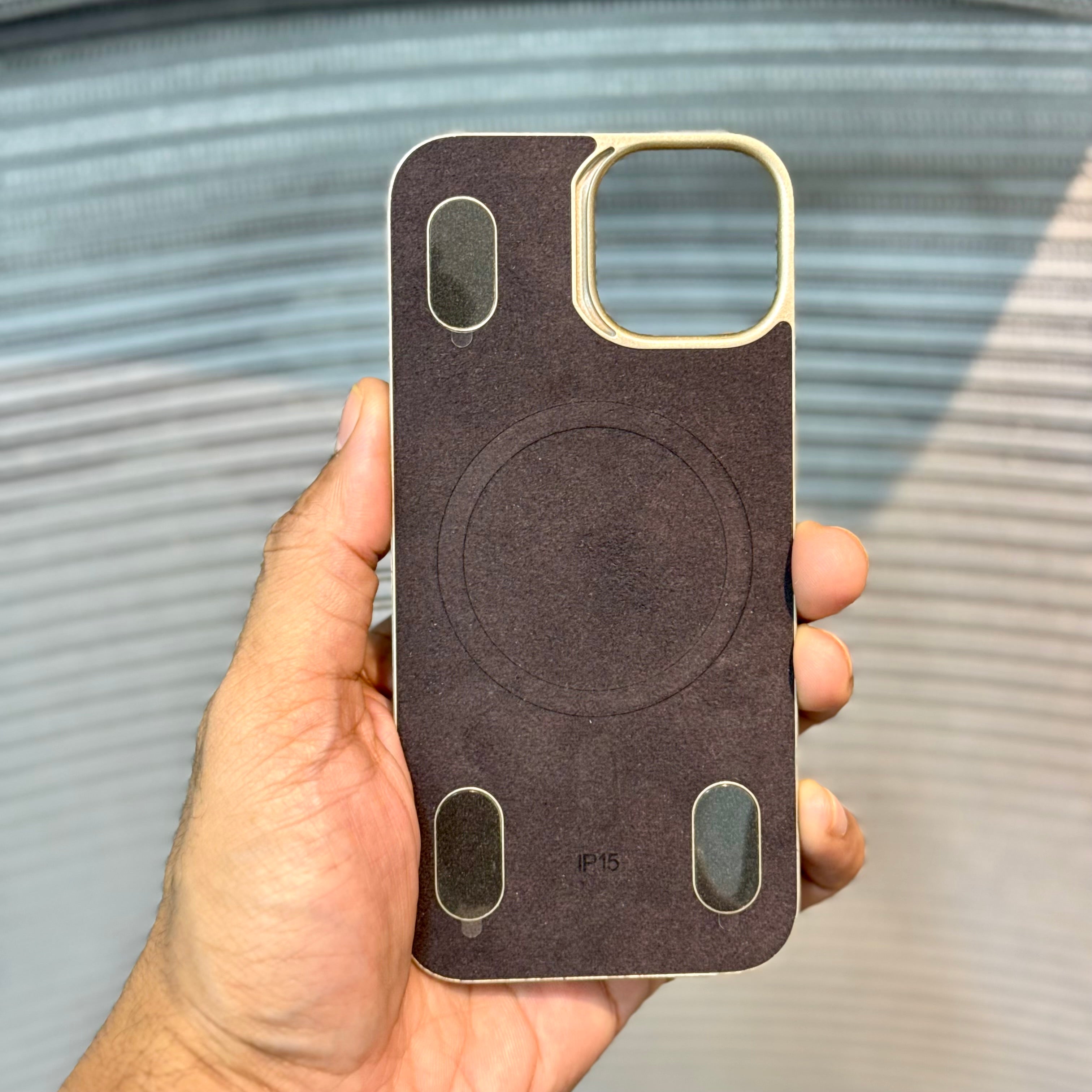 Protective Apple iPhone Back Cover - CarbonCore BackPlane MagSafe iPhone 15 & 16 Series Case - Style 4