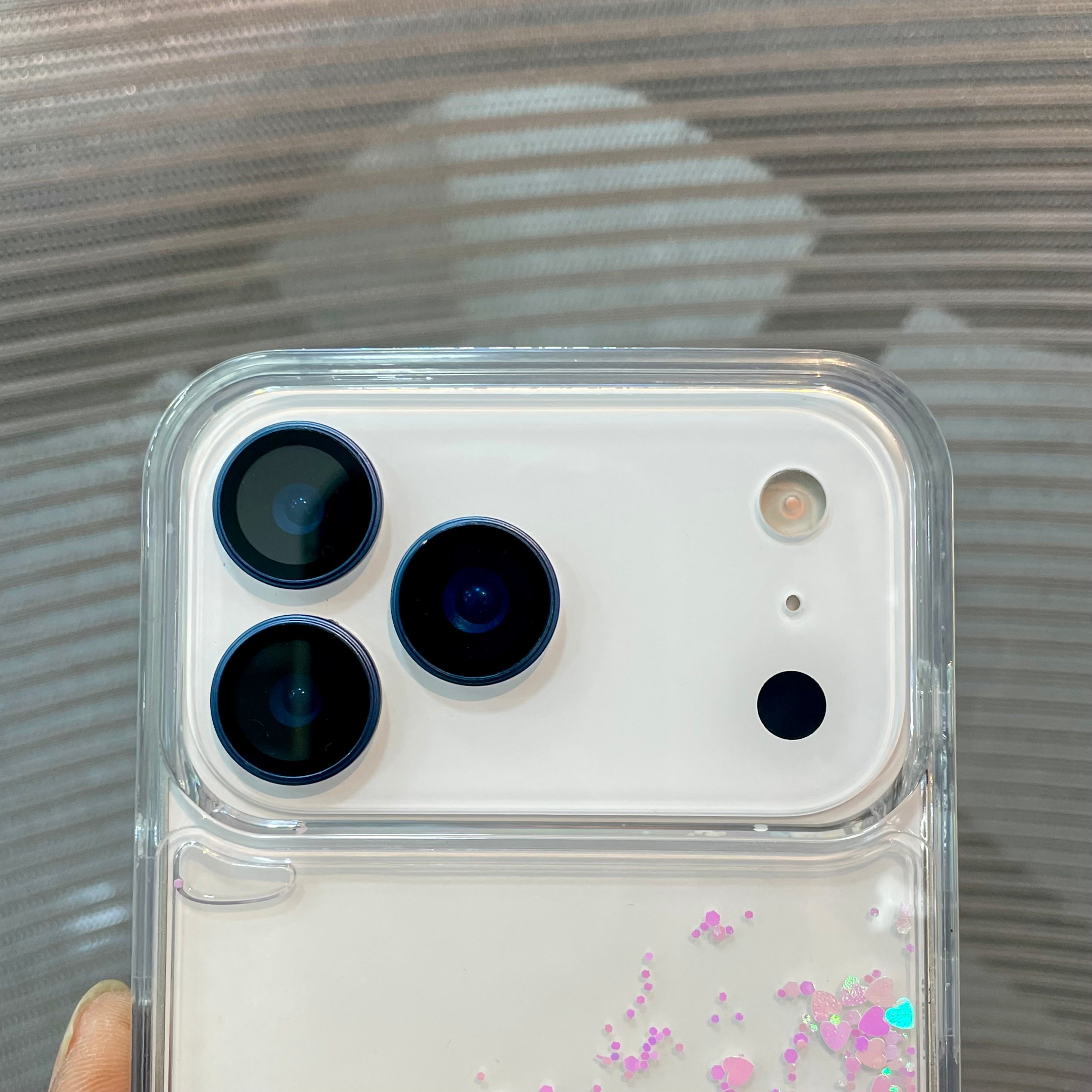 LiquidBow Glitter iPhone 17 Series Case