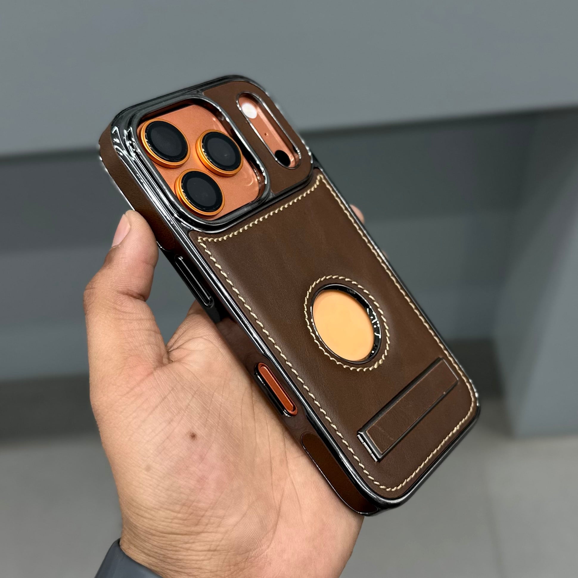 ICON LUXURIOUS WITH STAND-BROWN ( No. 3202 )