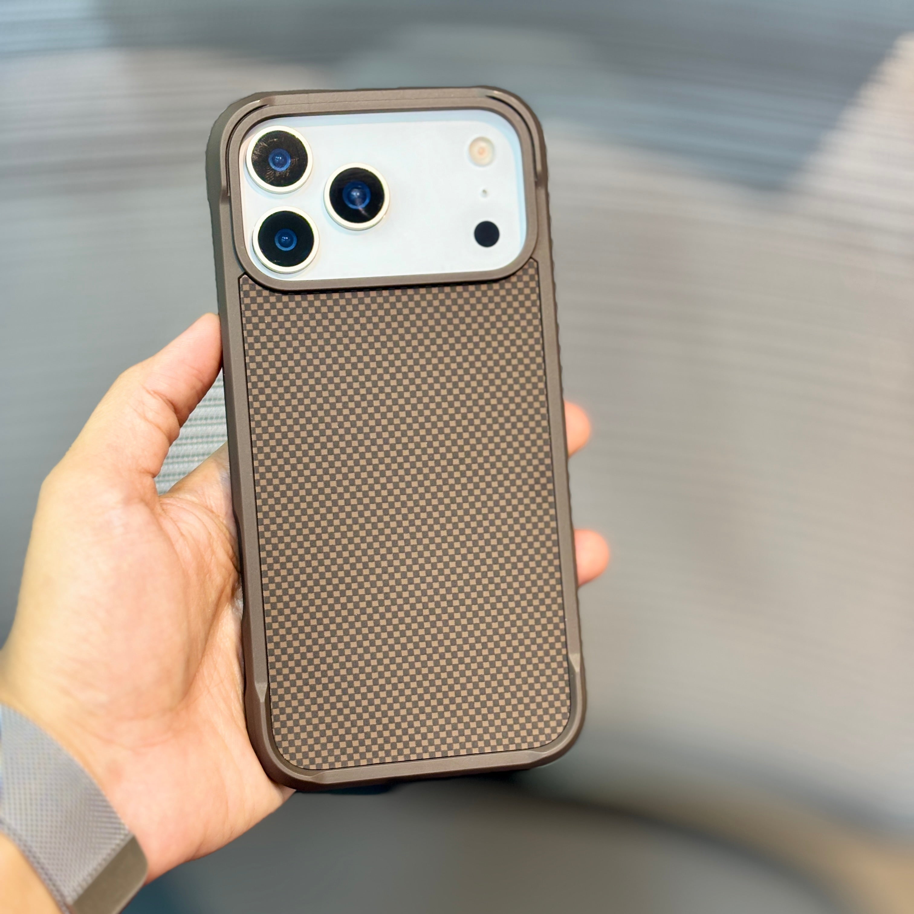 Protective Apple iPhone Back Cover - TitanShade Carbon MagSafe iPhone 16 Series Case