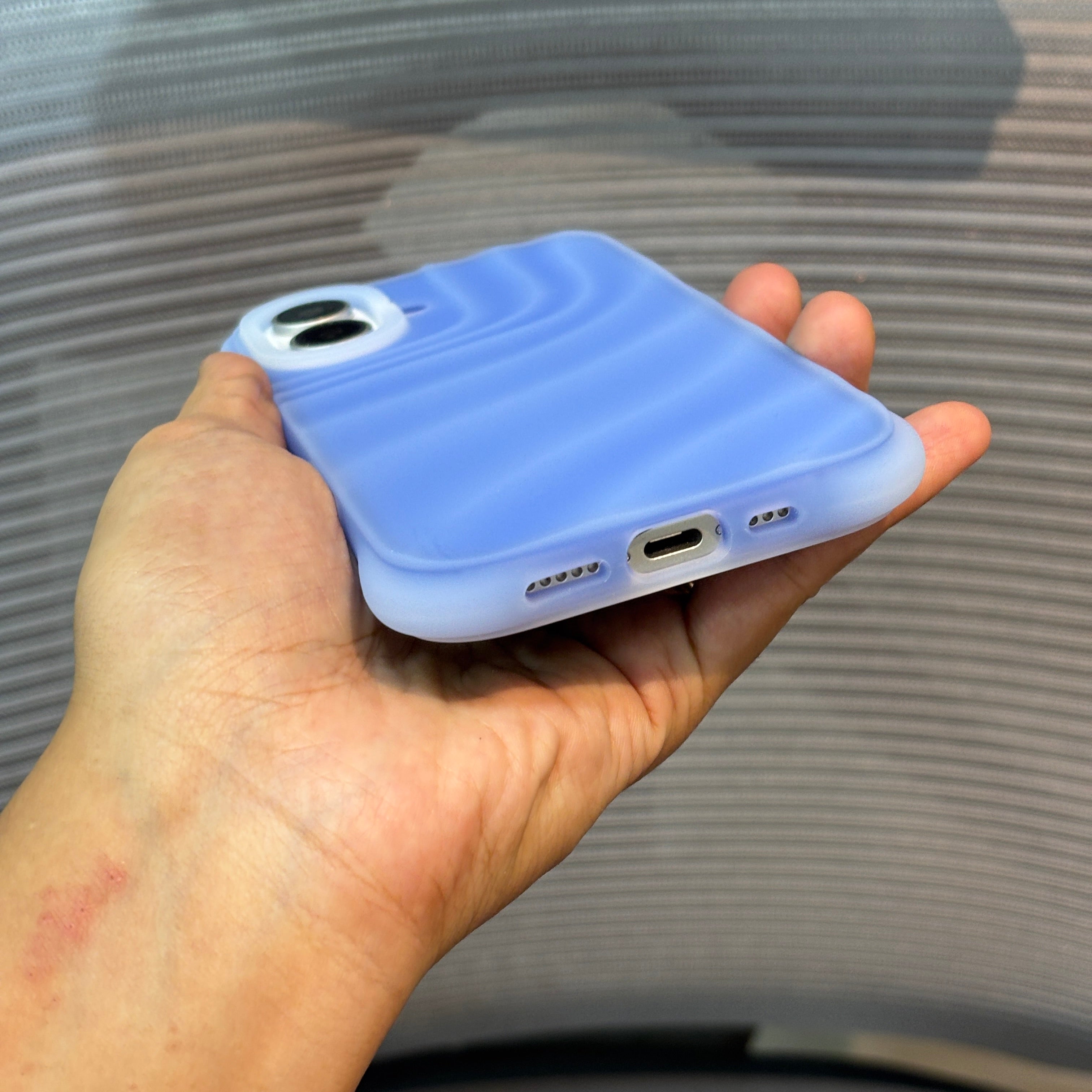 Protective Apple iPhone Back Cover - WaveLuxe iPhone 16 Series Case - Style 13