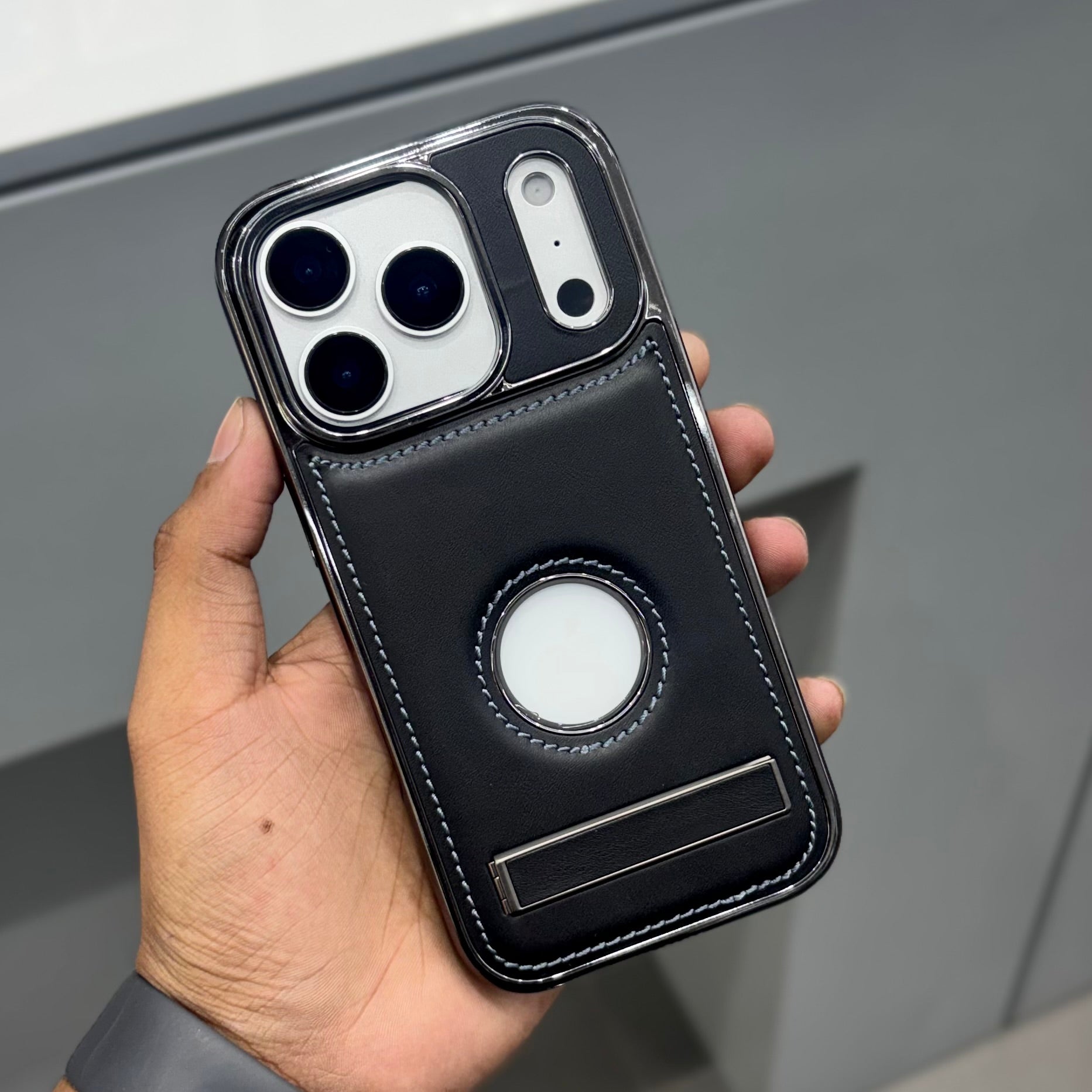 Icon Luxurious with stand - Black ( No. 2202 ) Mobile Case by CoverMeUp