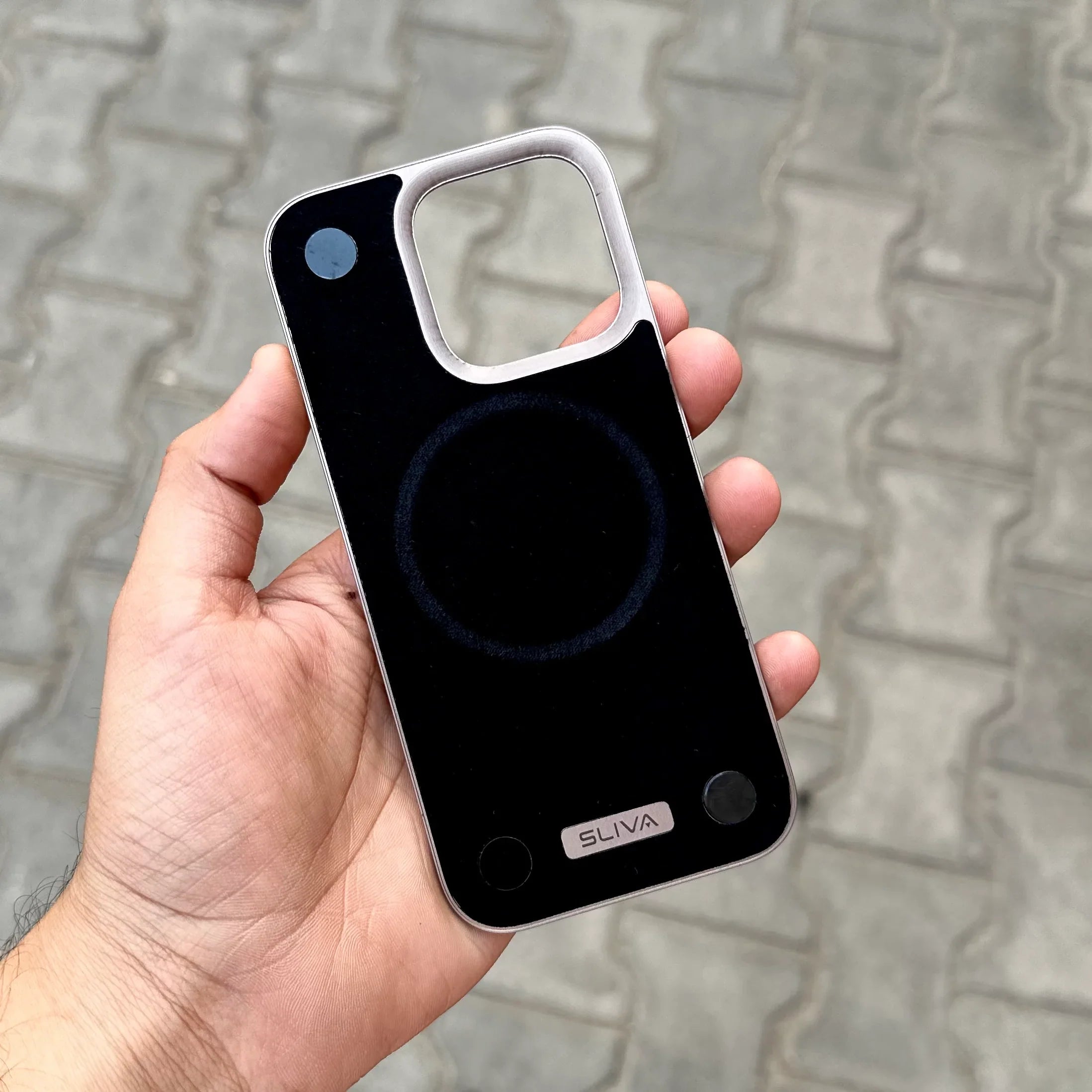 Protective Apple iPhone Back Cover - CarbonCore BackPlane MagSafe iPhone 16 Pro Case - Style 3