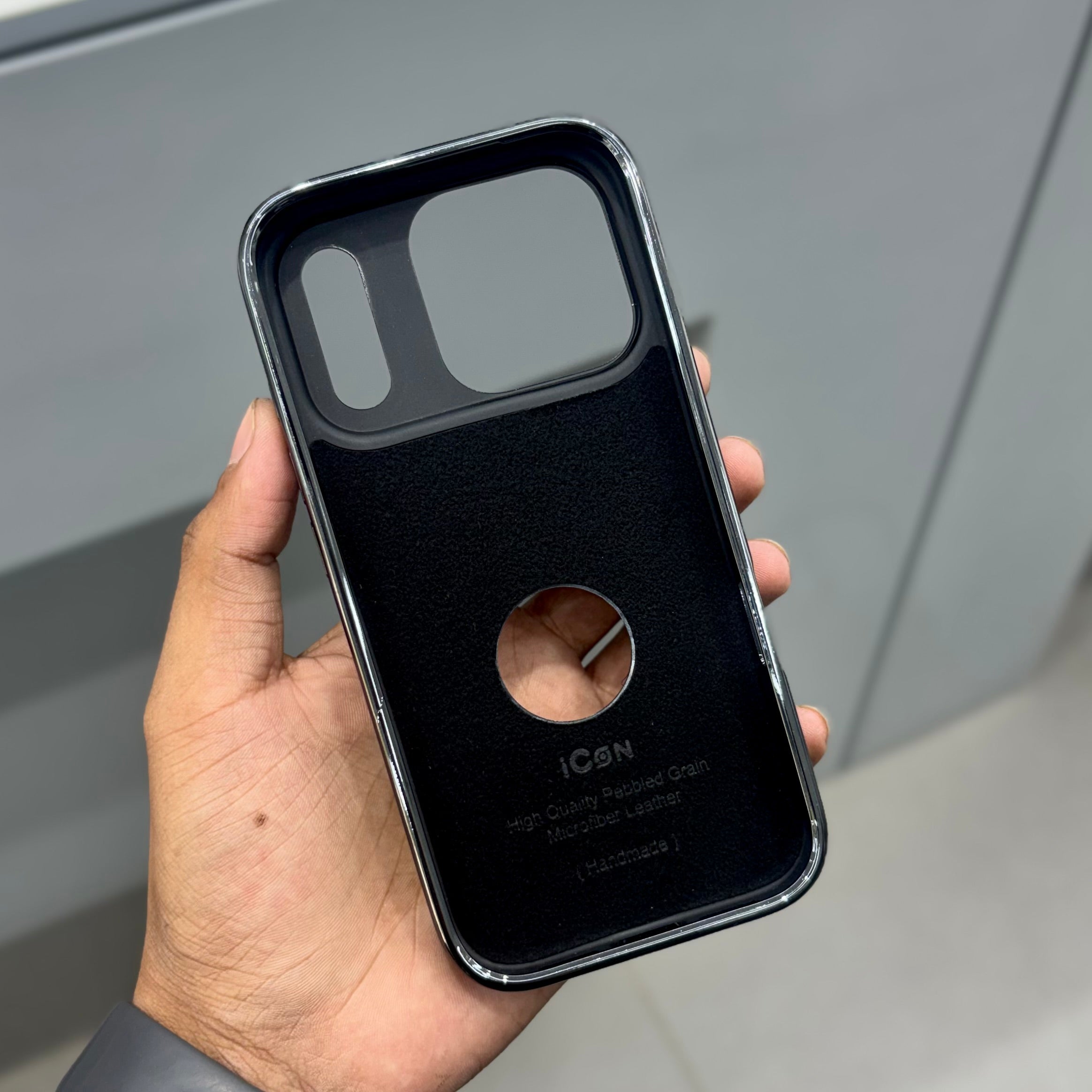 Icon Luxurious with stand - Black ( No. 2202 ) Mobile Case by CoverMeUp - Style 4