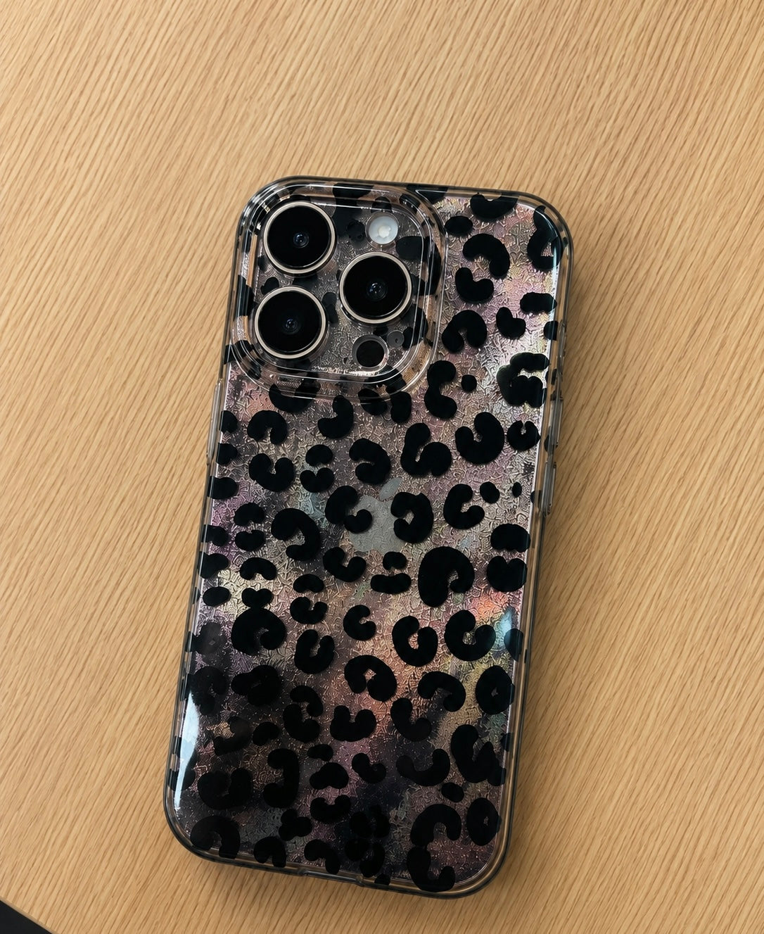 Leopard Pattern Case for iPhone 16Pro Max (Black/Silver)