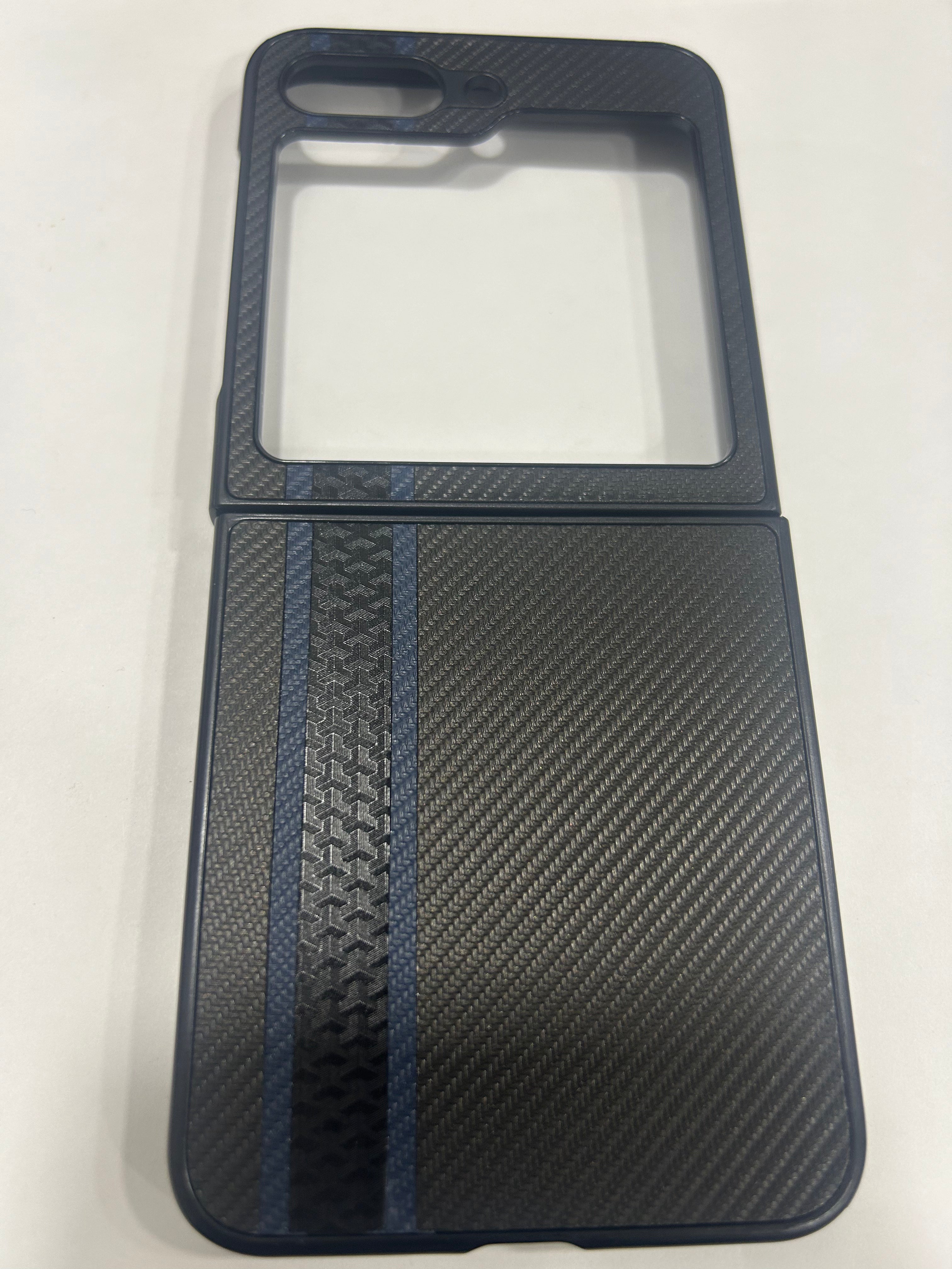 Stylish ABS Flip Phone Case, Anti Fall & Scratch, Easy Control, Unique Appearance, Ideal Lightweight & Durable (Black Carbon Fiber Pattern)