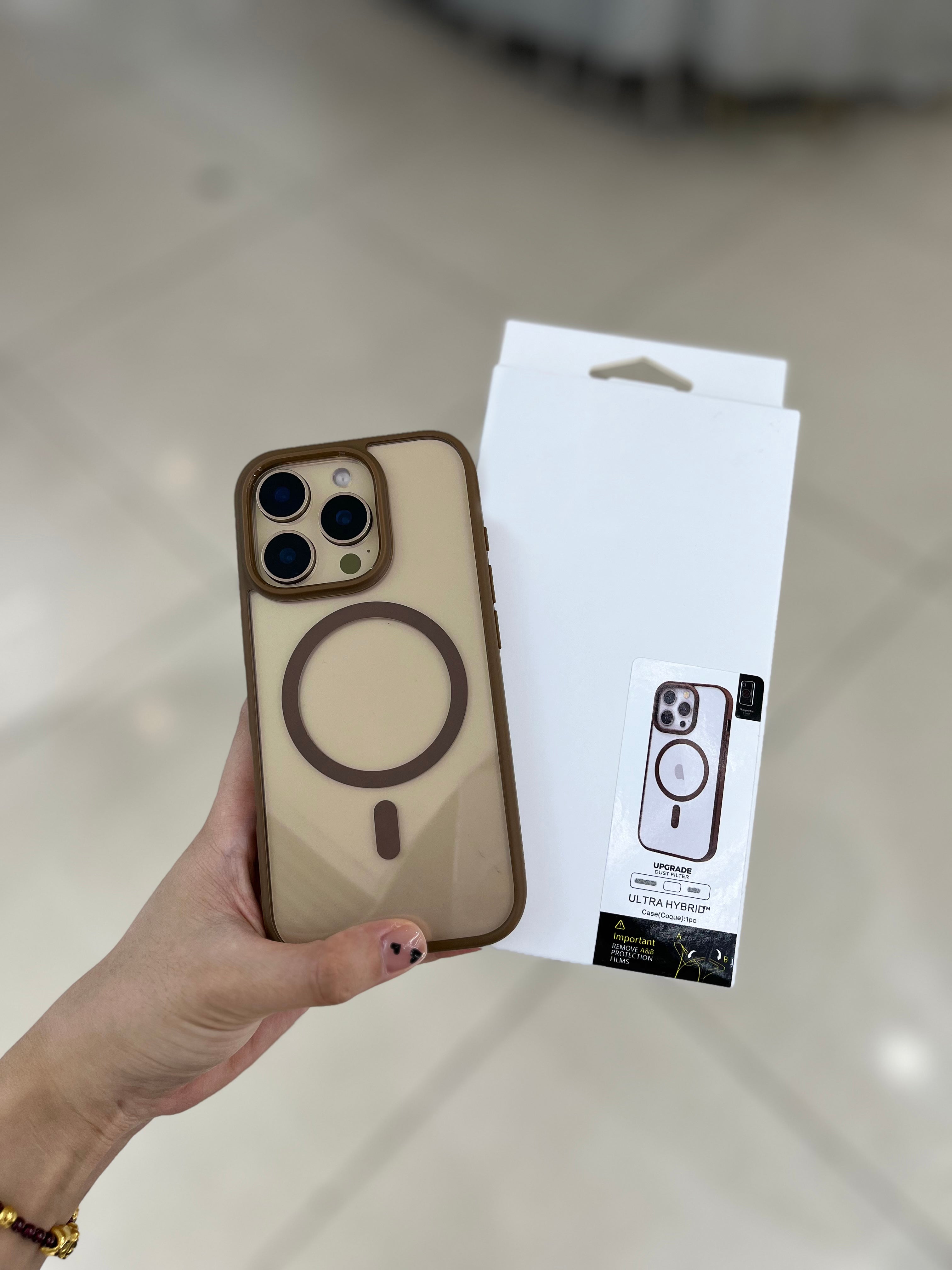 Protective Apple iPhone Back Cover - Light Brown Transparent Anti Yellow Magsafe Case for iPhone 16 Pro