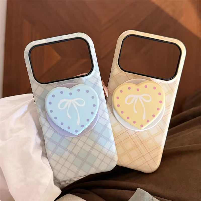 Protective Apple iPhone Back Cover - Checkered Blue Yellow Heart Magsafe Magnetic Phone Holder iPhone Pre-Order Case