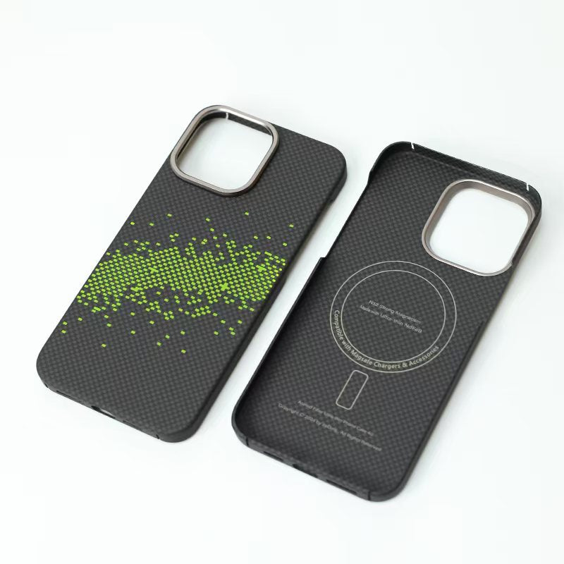 Protective Apple iPhone Back Cover - Aramid Carbon Fibre Ultra Slim Case for iPhone 16 Pro Max (Black/Green)