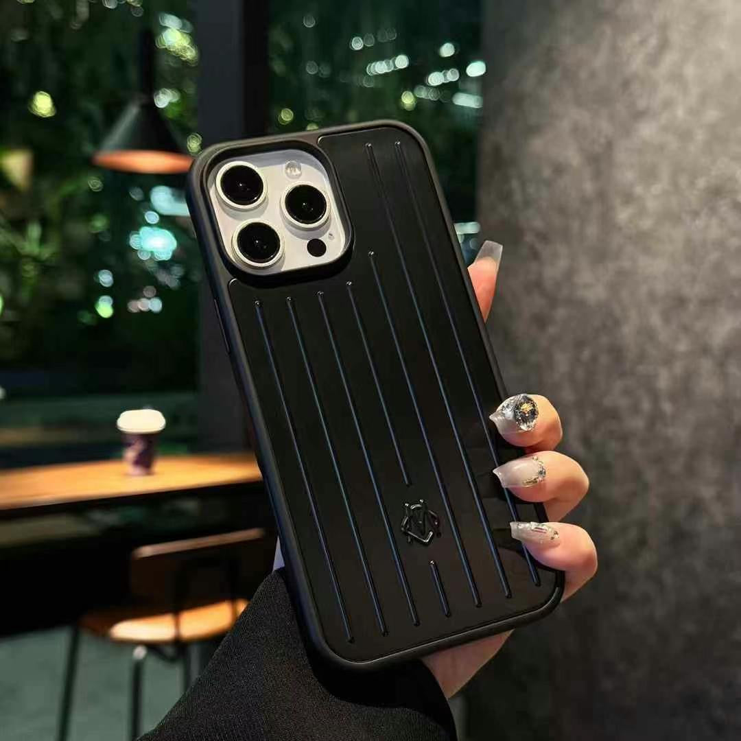 Protective Apple iPhone Back Cover - Aluminium Phone Case for iPhone 16 Pro Max (Black)