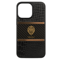 Luxury Lion Carbon Fiber Case with Crocodile Texture & Gold Detailing – iPhone 15 Pro