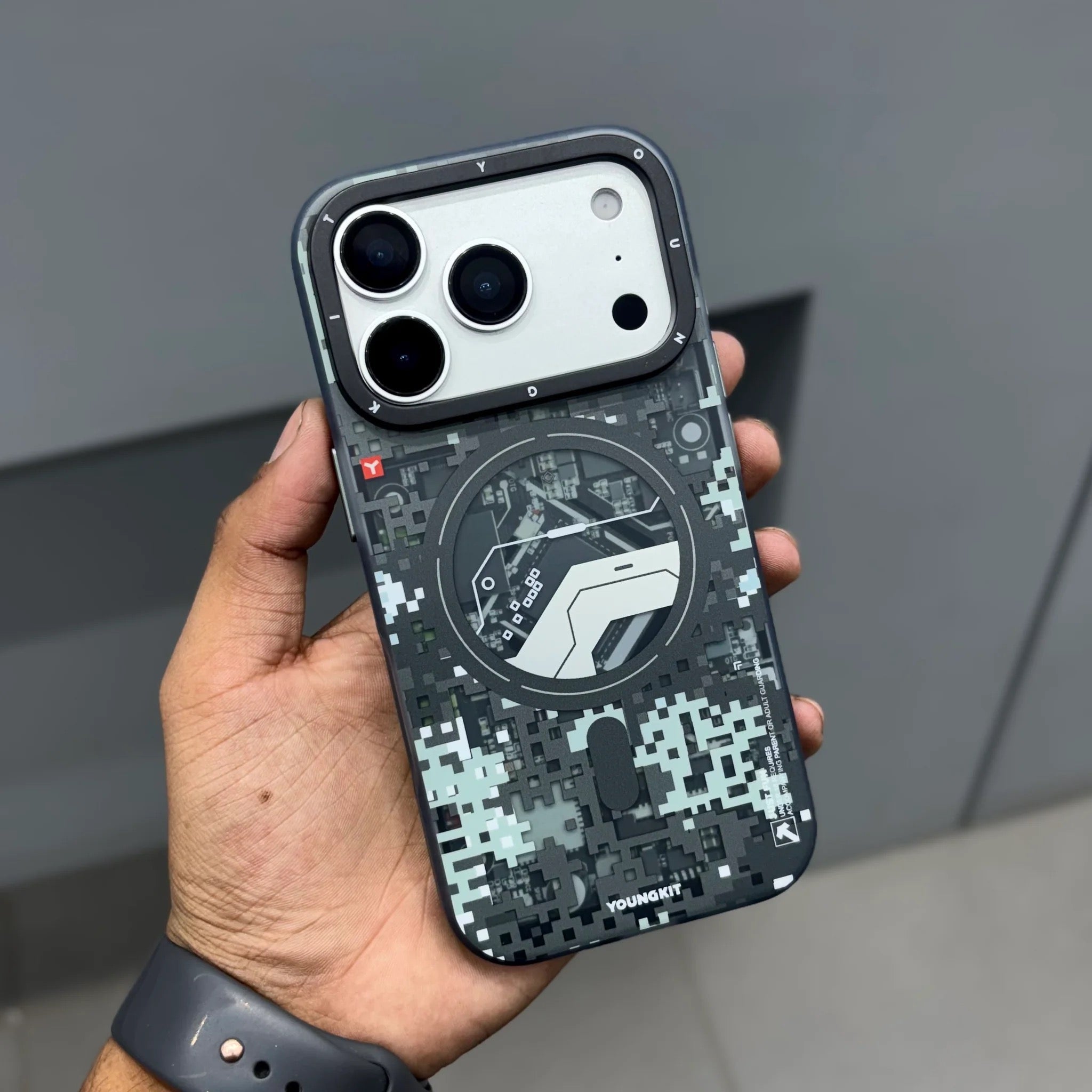 Protective Apple iPhone Back Cover - PixelGuard iPhone 17 Pro Case