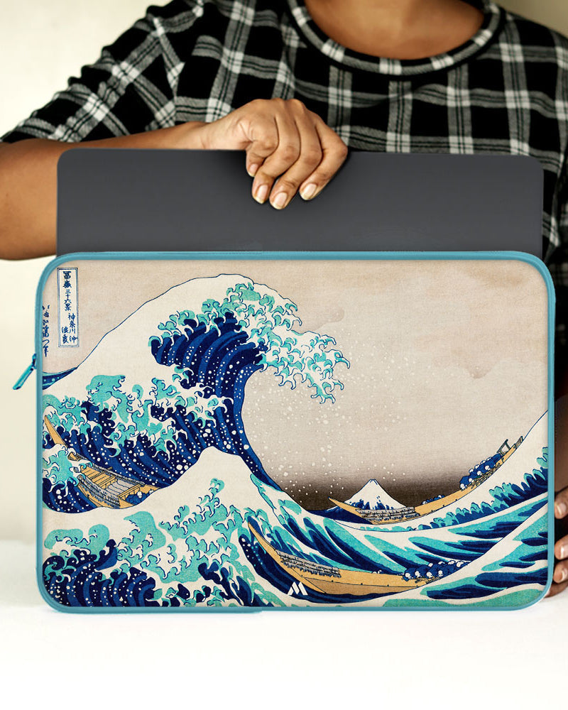 The Great Wave off Kanagawa [Katsushika Hokusai] MacBook / Laptop-Sleeve Mobile Case by CoverMeUp - Style 57