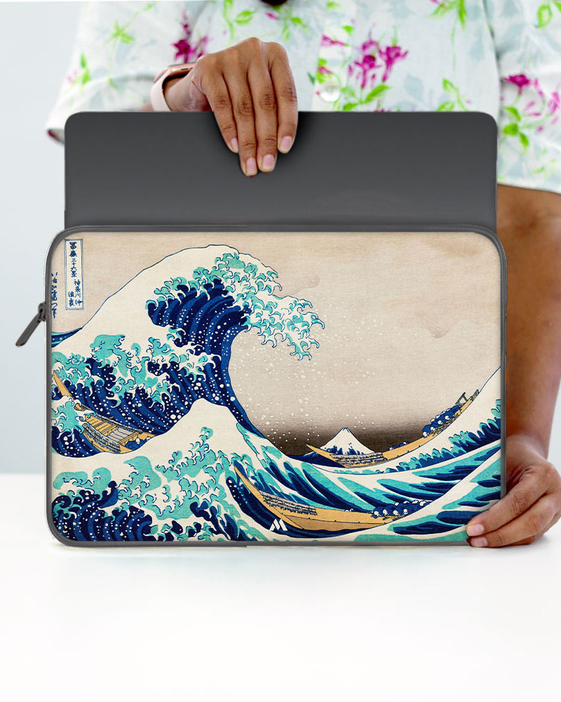 The Great Wave off Kanagawa [Katsushika Hokusai] MacBook / Laptop-Sleeve Mobile Case by CoverMeUp - Style 71