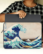 The Great Wave off Kanagawa [Katsushika Hokusai] MacBook / Laptop-Sleeve Mobile Case by CoverMeUp - Style 78