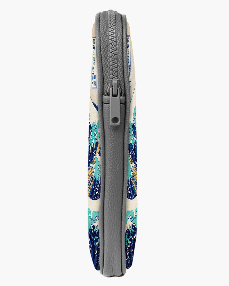 The Great Wave off Kanagawa [Katsushika Hokusai] MacBook / Laptop-Sleeve Mobile Case by CoverMeUp - Style 94