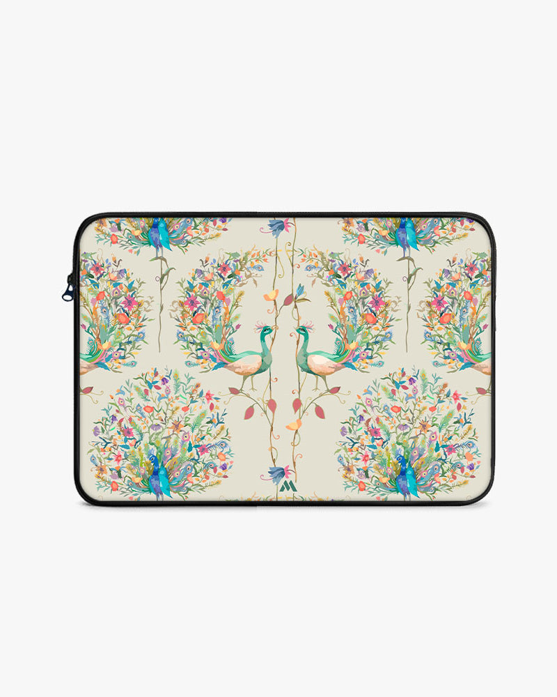 Peacock Fidelity MacBook / Laptop-Sleeve Mobile Case by CoverMeUp - Style 5