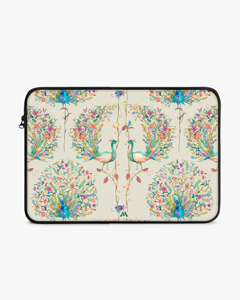 Peacock Fidelity MacBook / Laptop-Sleeve Mobile Case by CoverMeUp - Style 6