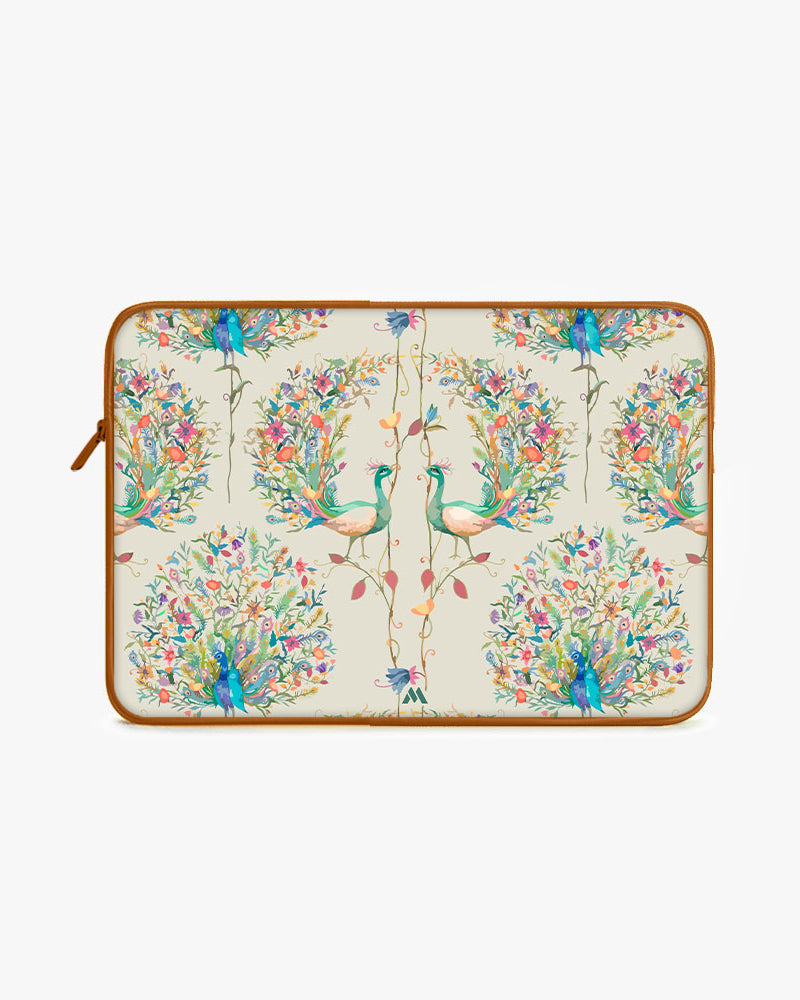 Peacock Fidelity MacBook / Laptop-Sleeve Mobile Case by CoverMeUp - Style 72