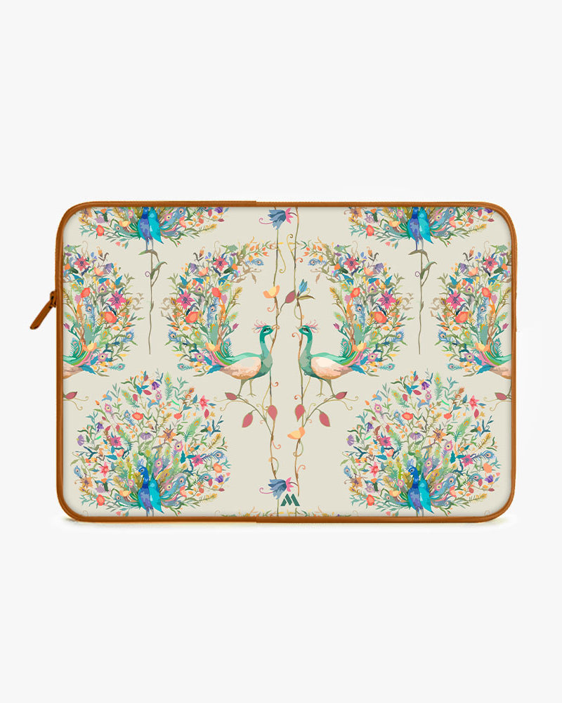 Peacock Fidelity MacBook / Laptop-Sleeve Mobile Case by CoverMeUp - Style 10