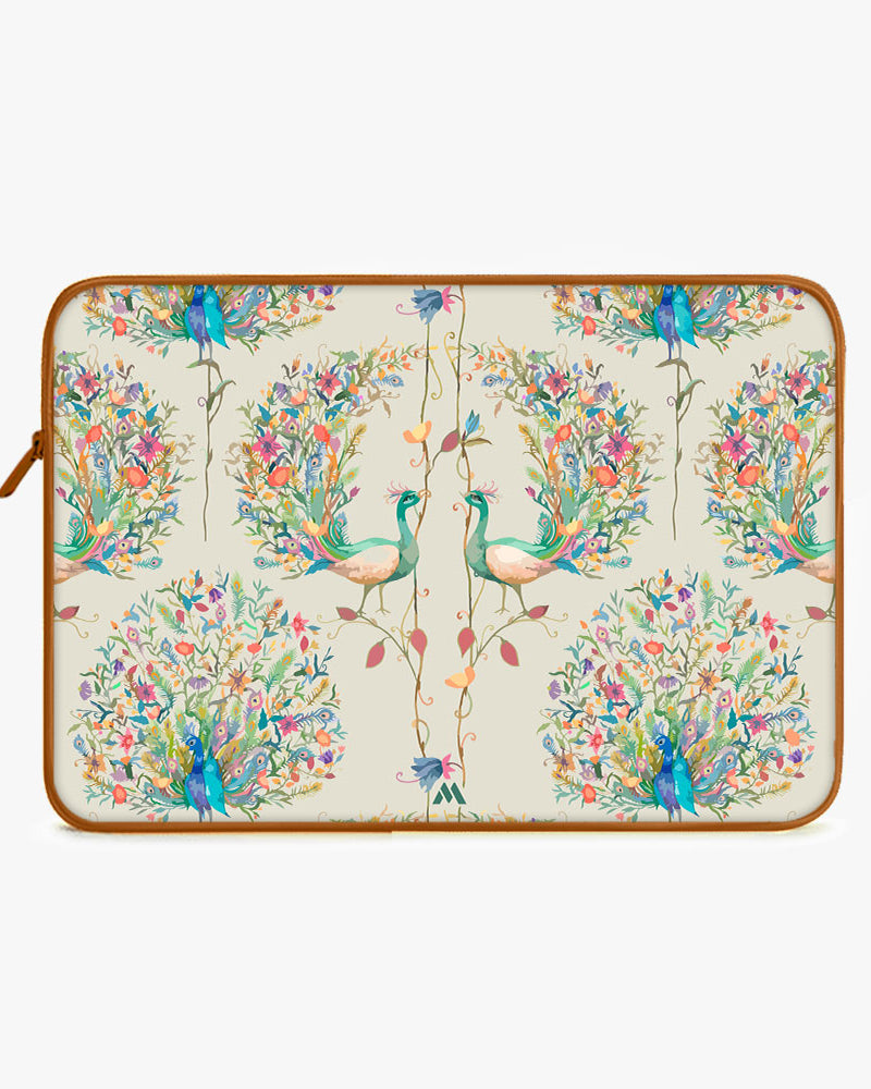 Peacock Fidelity MacBook / Laptop-Sleeve Mobile Case by CoverMeUp - Style 12