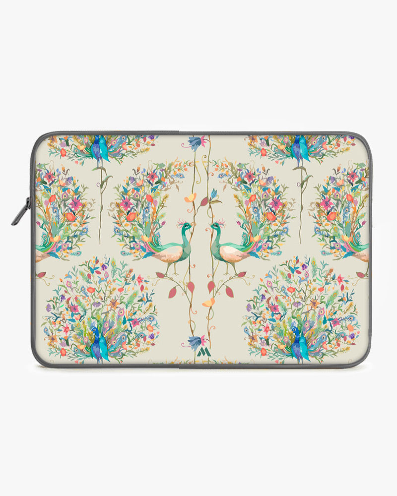 Peacock Fidelity MacBook / Laptop-Sleeve Mobile Case by CoverMeUp - Style 15