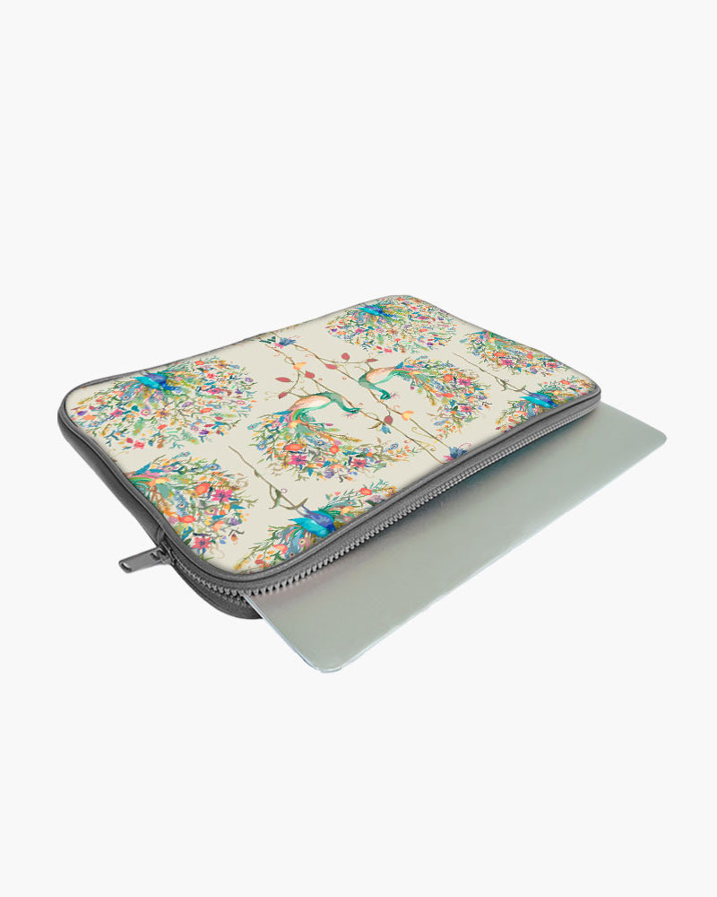 Peacock Fidelity MacBook / Laptop-Sleeve Mobile Case by CoverMeUp - Style 115